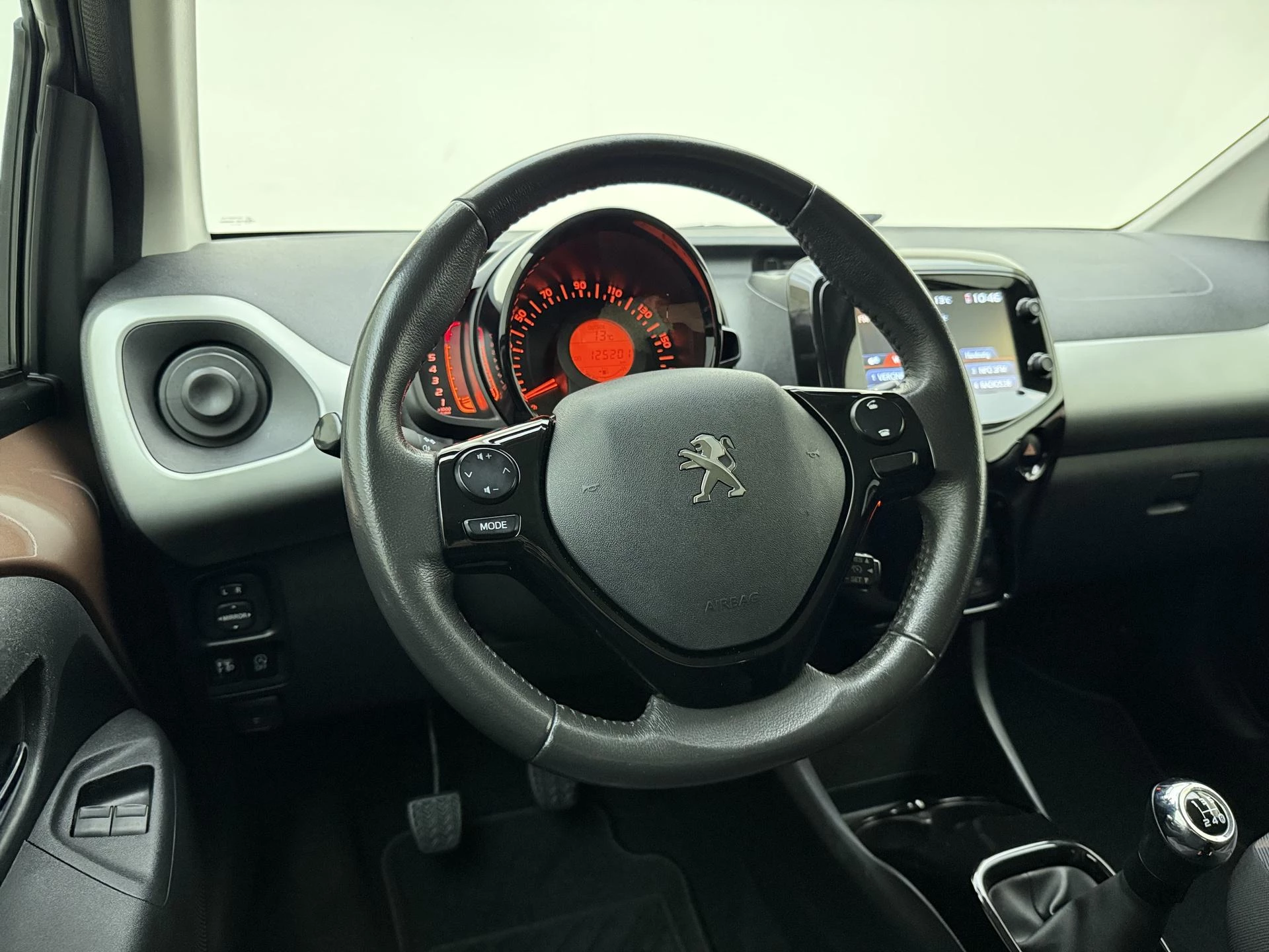 Peugeot 108 1.0 e-VTi Première