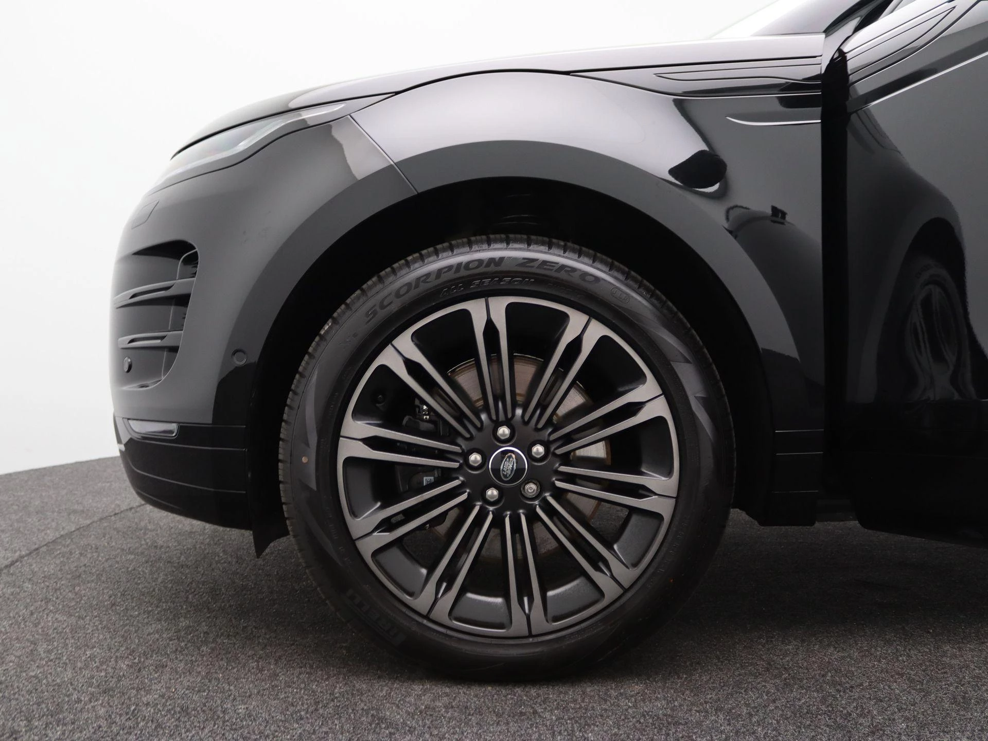 Land Rover-Range Rover Evoque-image-14