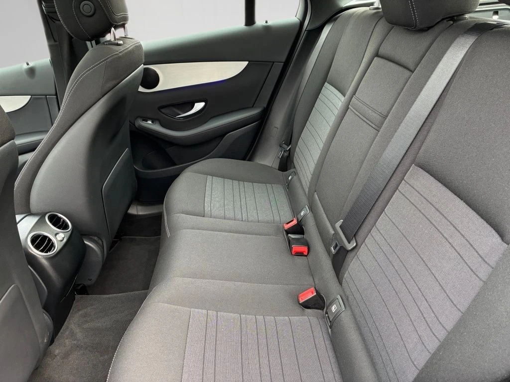 Mercedes-Benz-GLC 300 de-image-9
