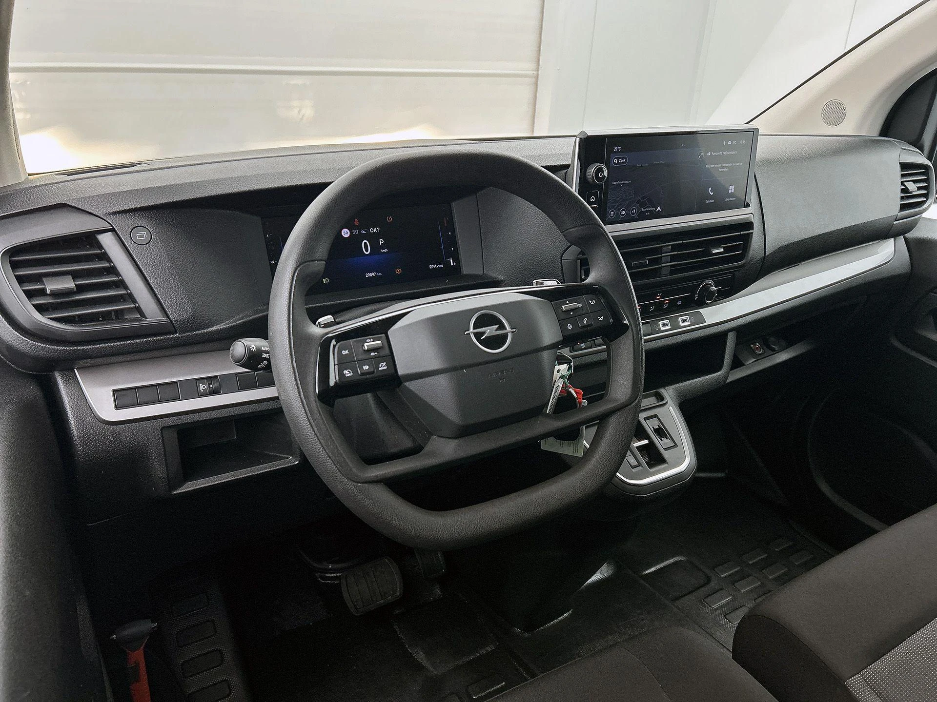 Opel-Vivaro-image-22