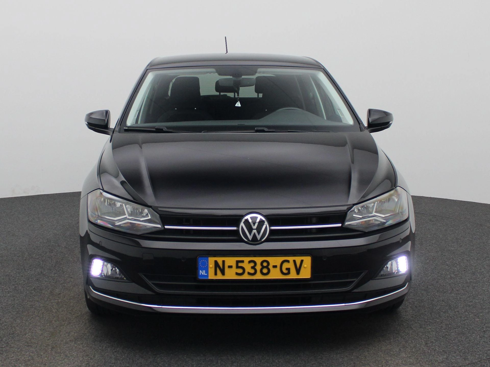 Volkswagen-Polo-image-2