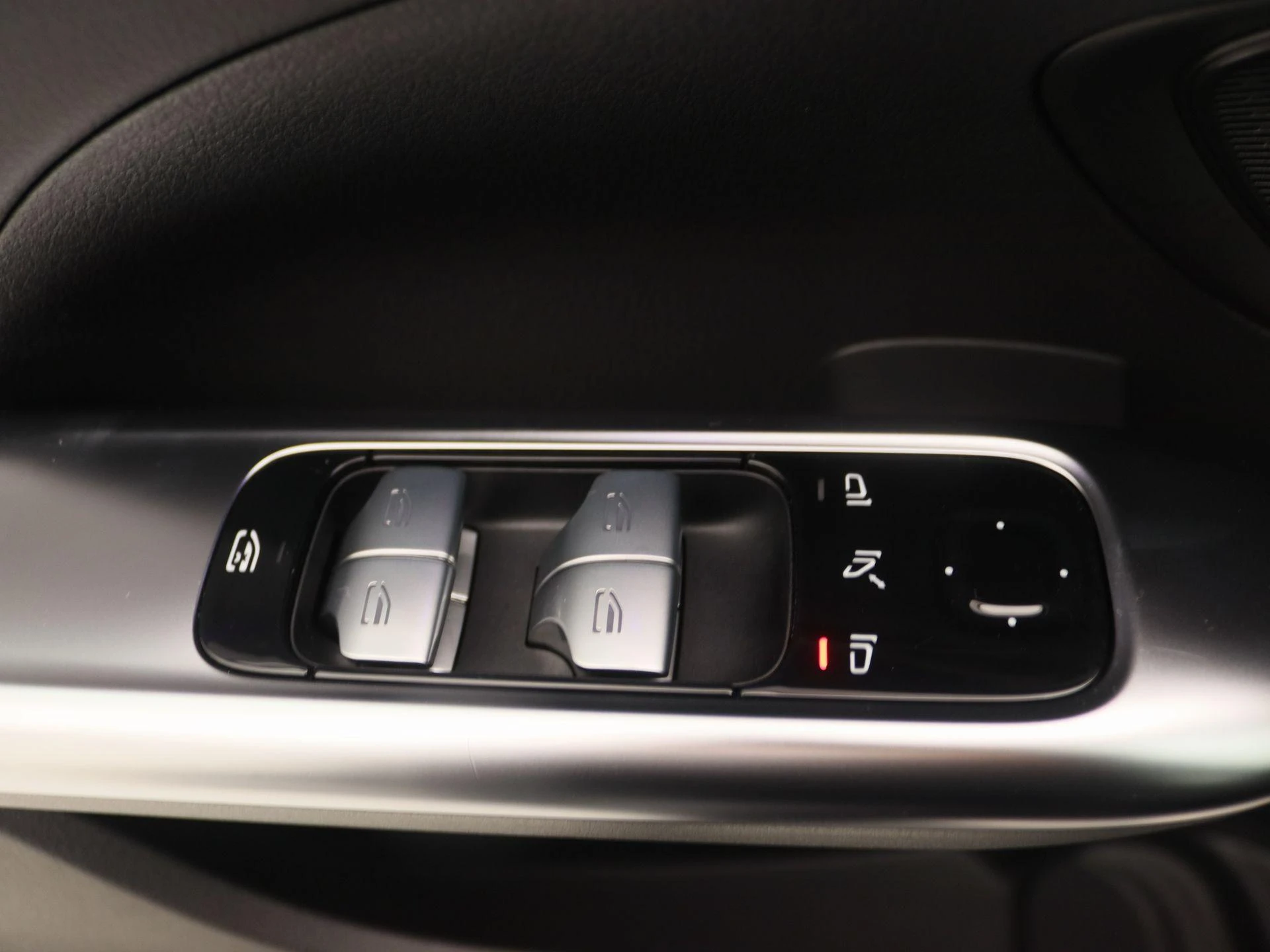 Mercedes-Benz-C-Klasse-image-19