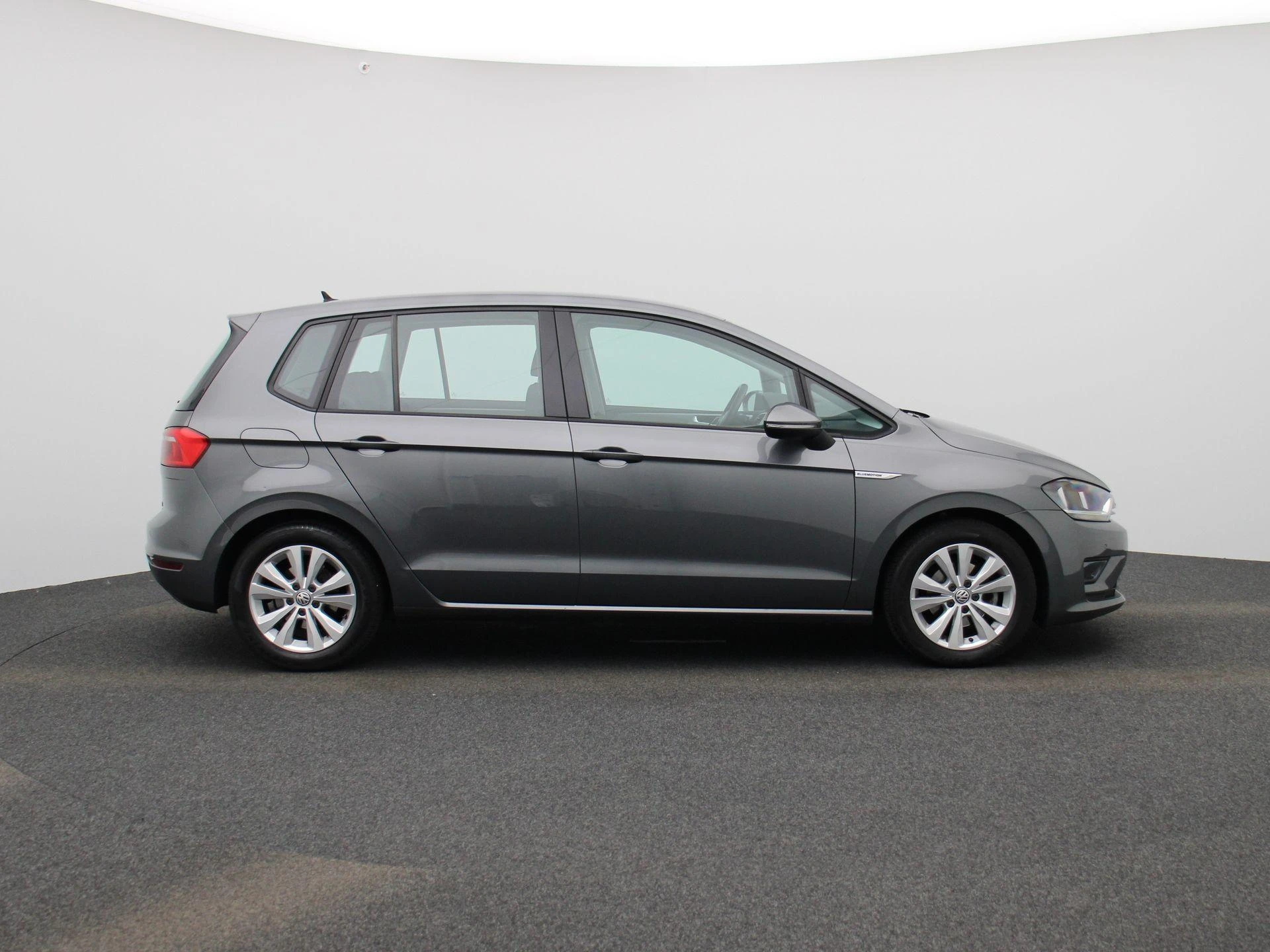 Volkswagen-Golf Sportsvan-image-5