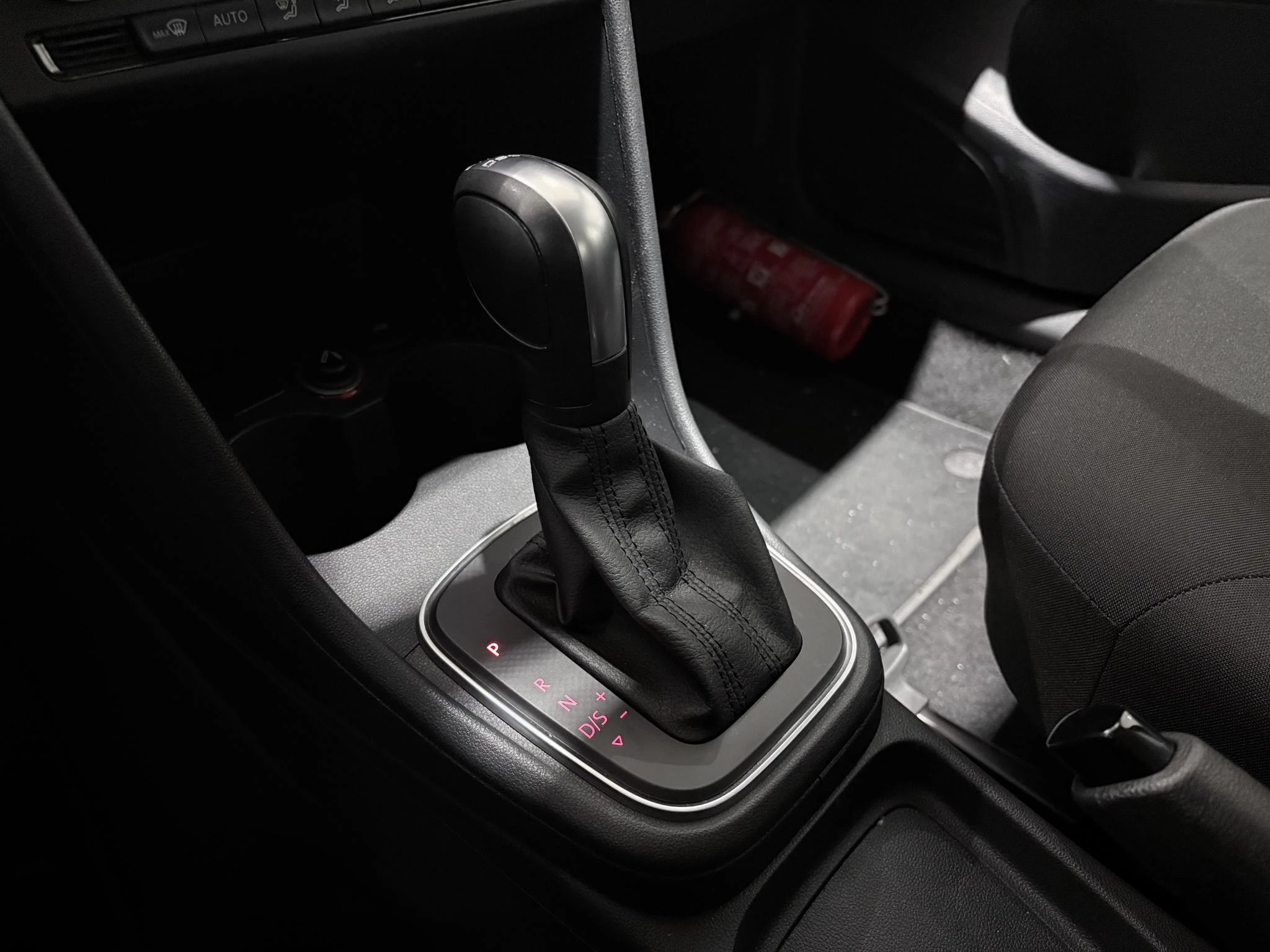 Volkswagen-Polo-image-24