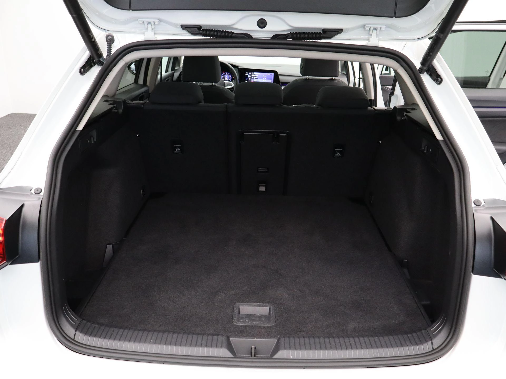 Volkswagen-Golf-image-25