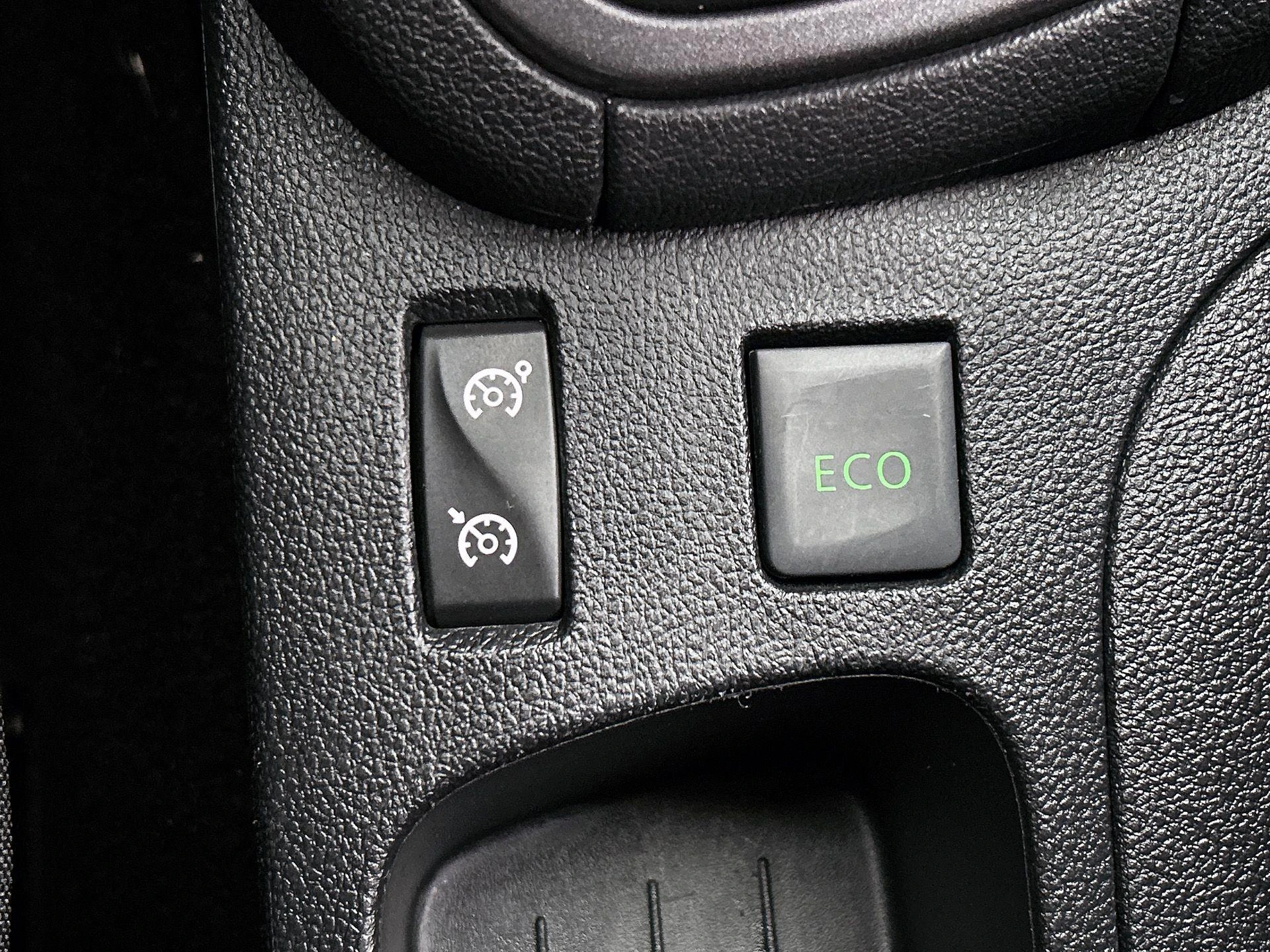 Renault-Clio-image-6