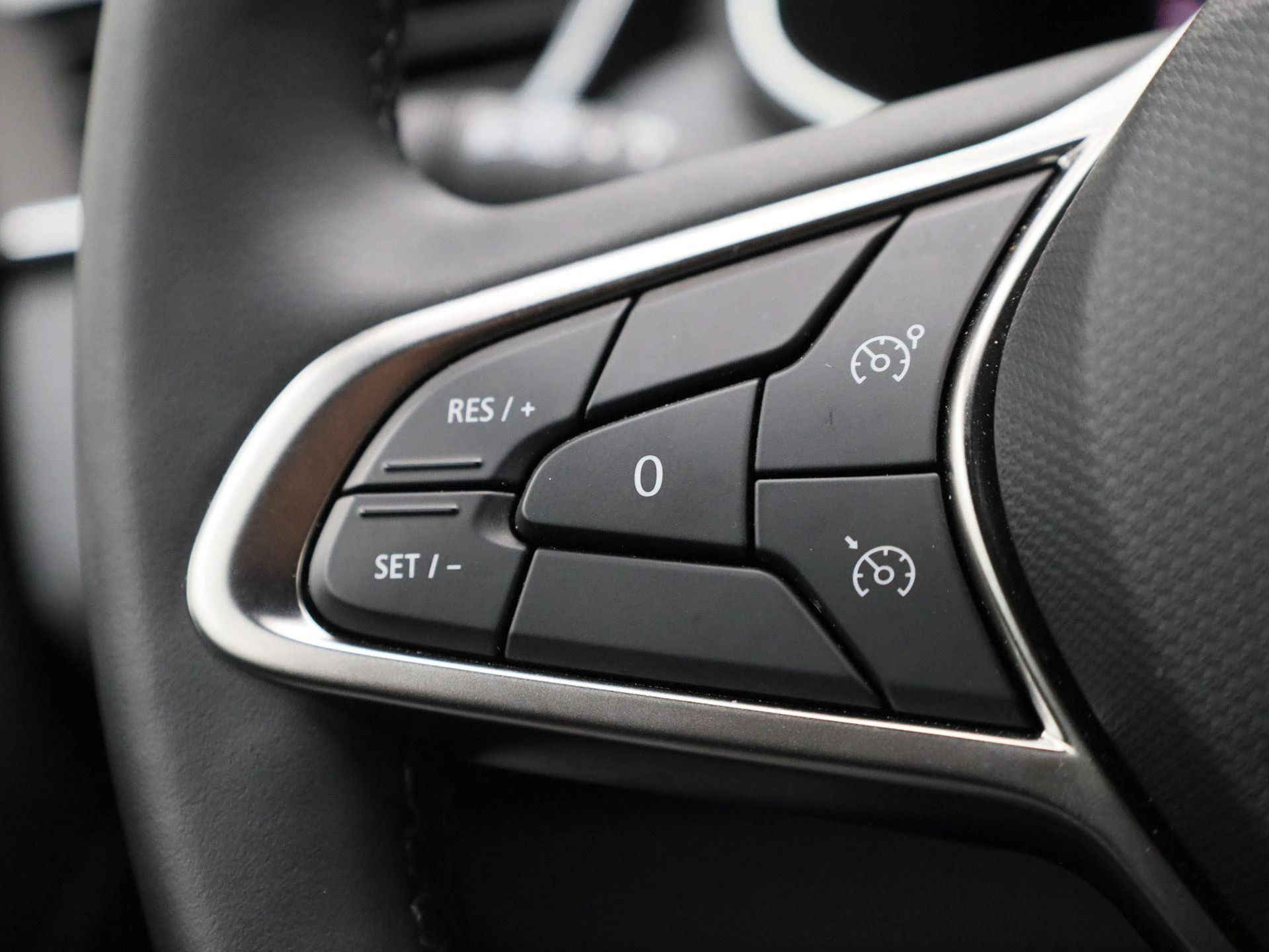 Renault-Clio-image-18