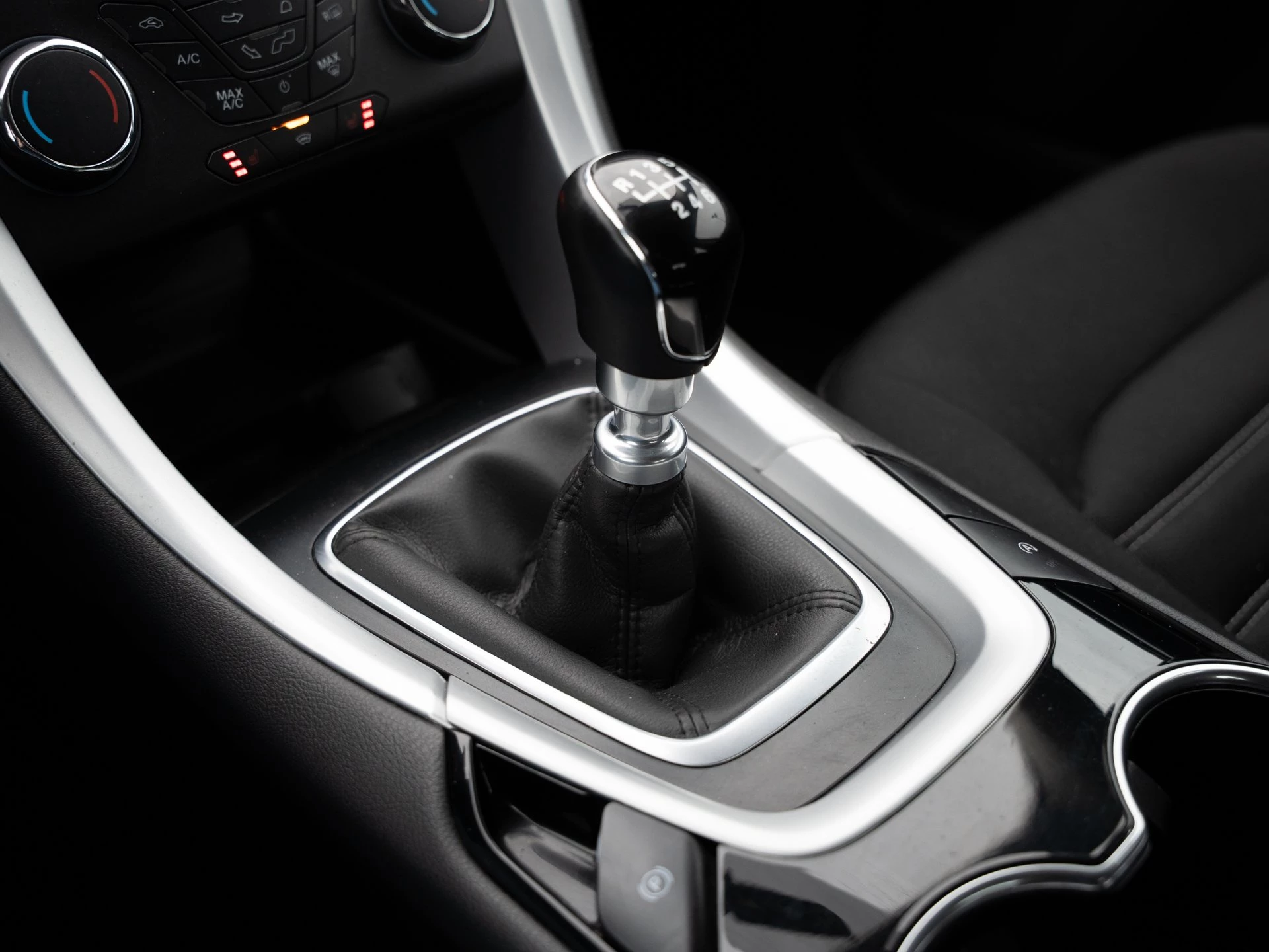 Ford-Mondeo-image-11