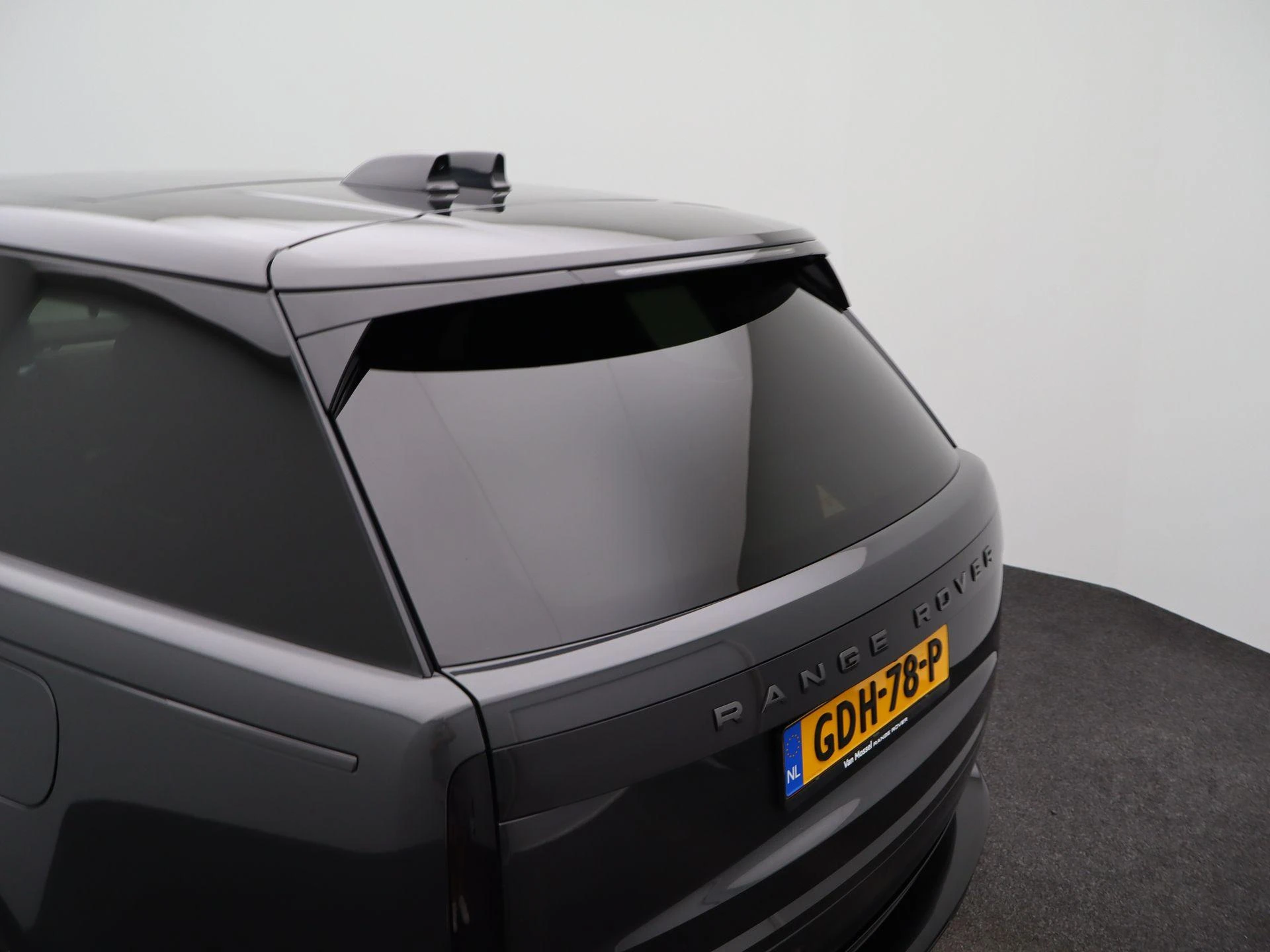 Land Rover-Range Rover-image-45