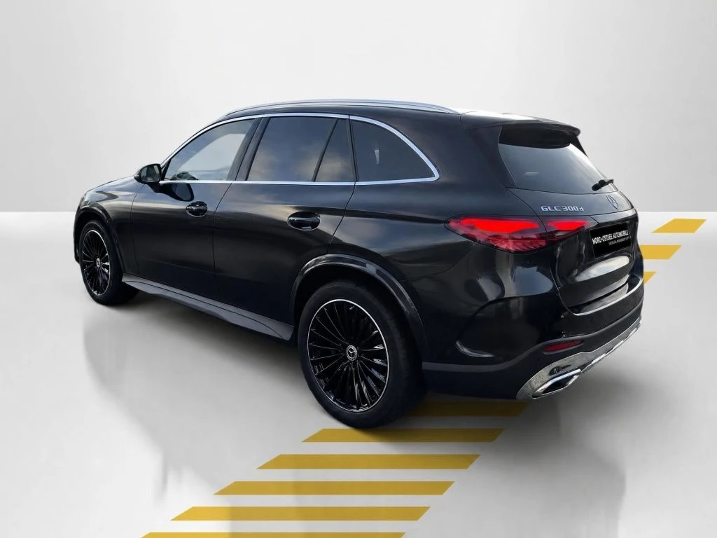 Mercedes-Benz-GLC 300 d-image-12
