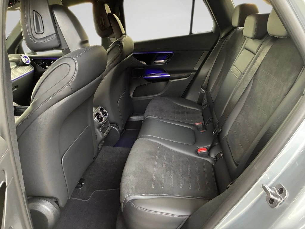 Mercedes-Benz-GLC 220 d-image-9