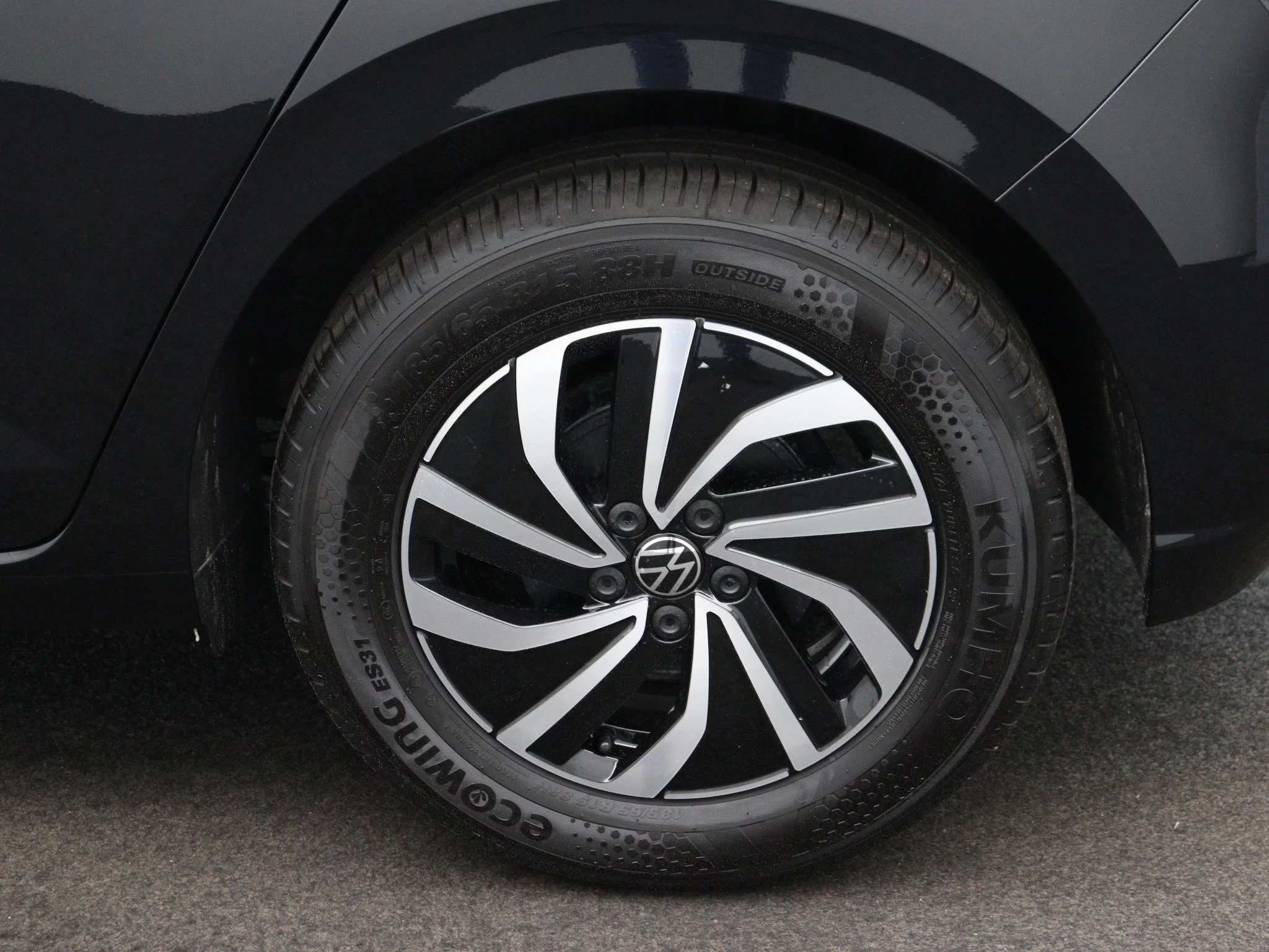 Volkswagen-Polo-image-13