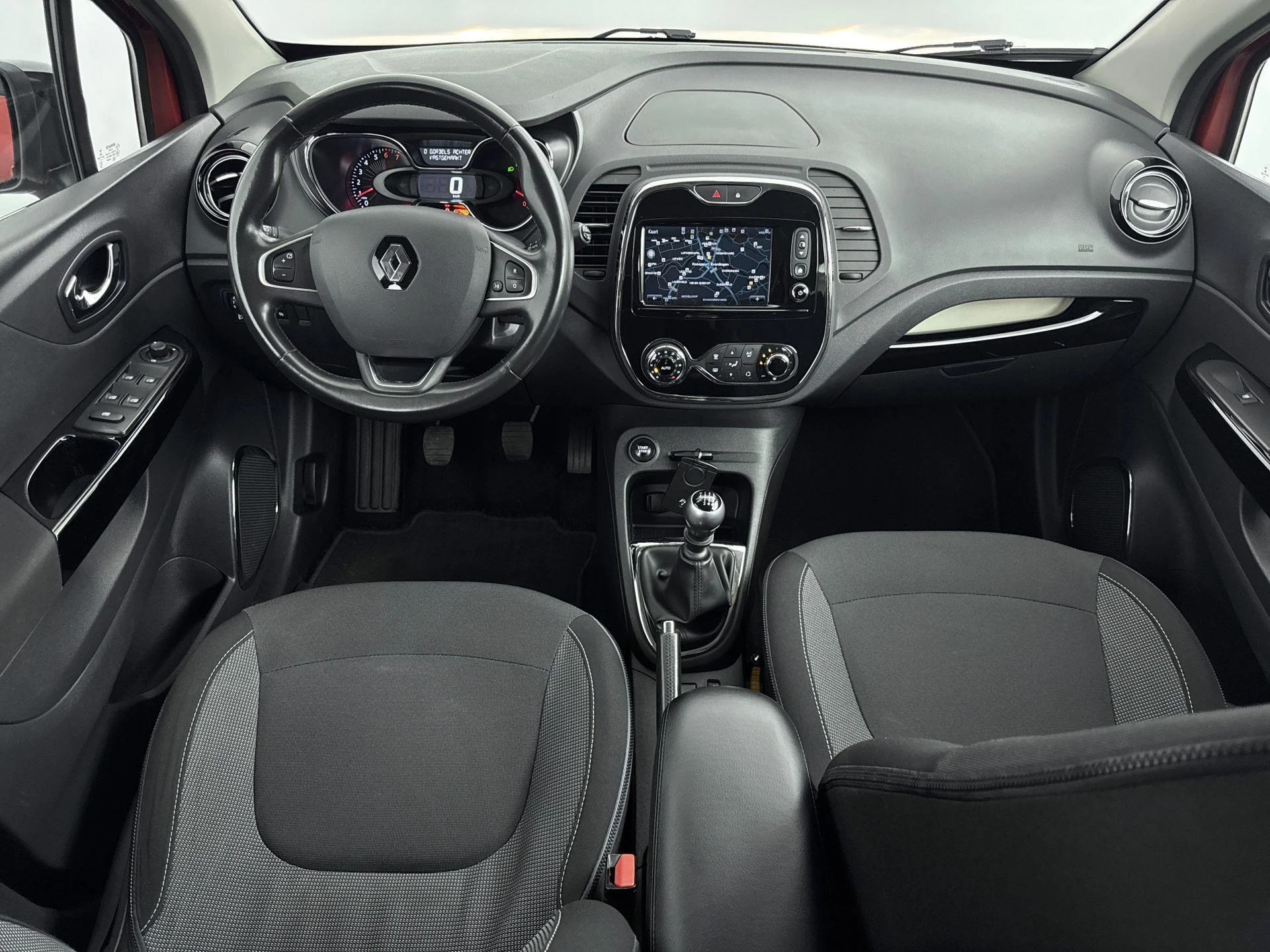 Renault-Captur-image-16