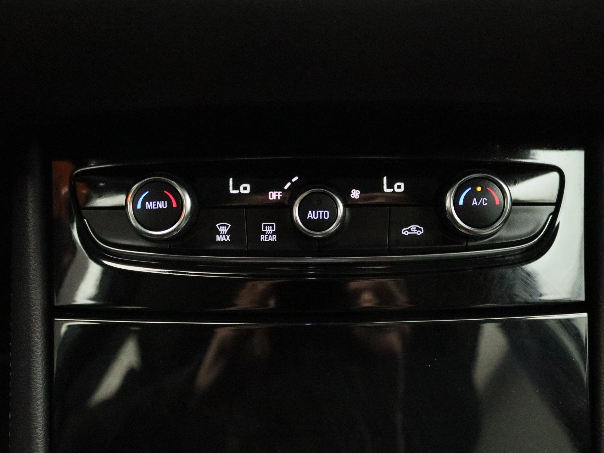 Opel-Grandland X-image-10