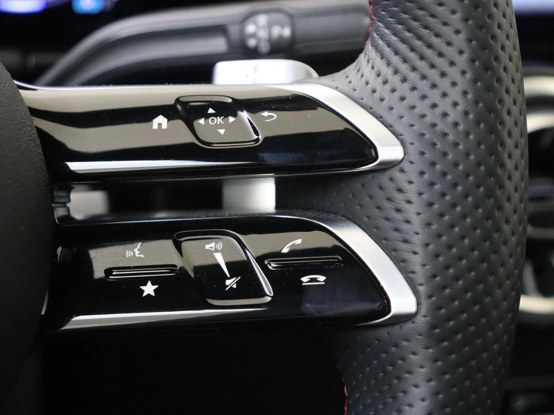 Mercedes-Benz-EQA-image-16