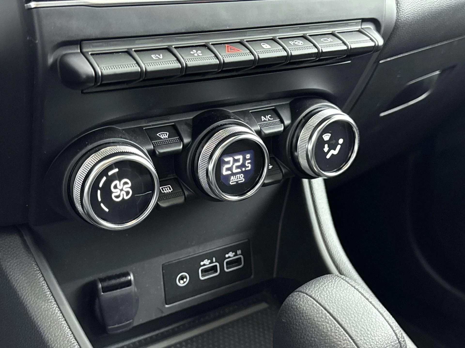 Renault-Captur-image-16