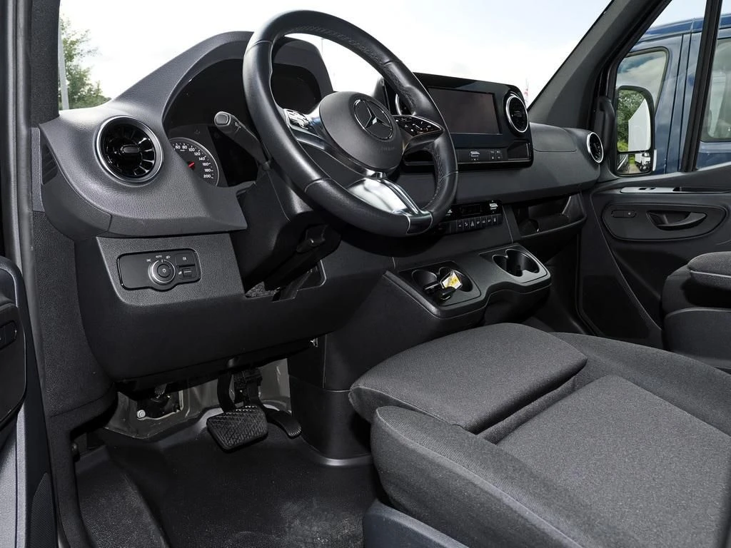 Mercedes-Benz-Sprinter 317-image-7