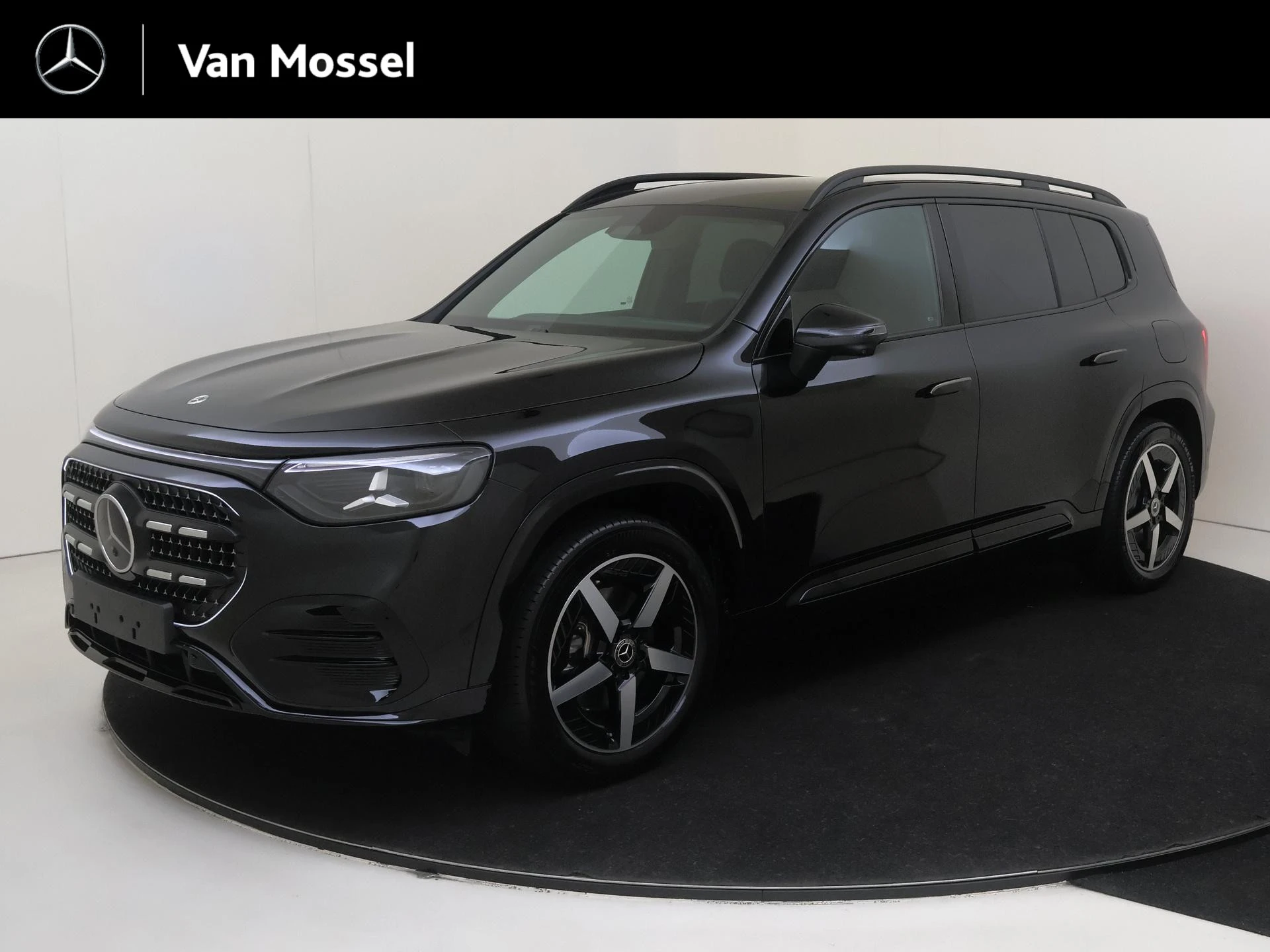 Mercedes-Benz-GLB-image-0