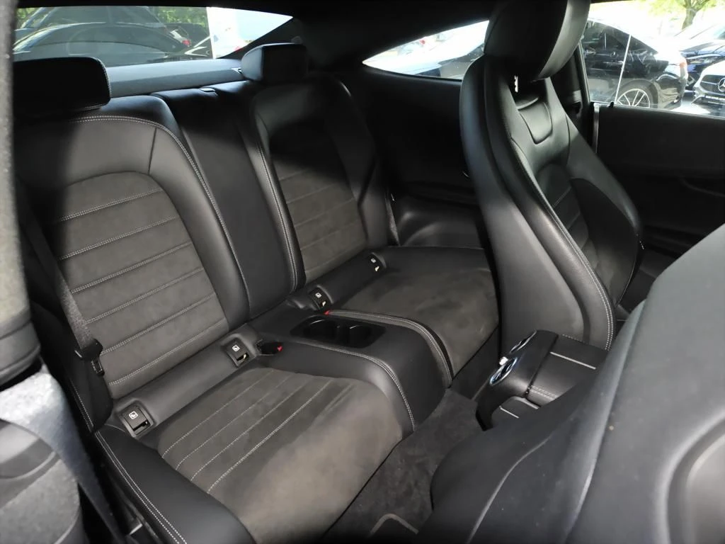 Mercedes-Benz-C-Klasse 180-image-13