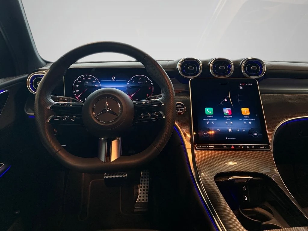 Mercedes-Benz-GLC 300 d-image-10