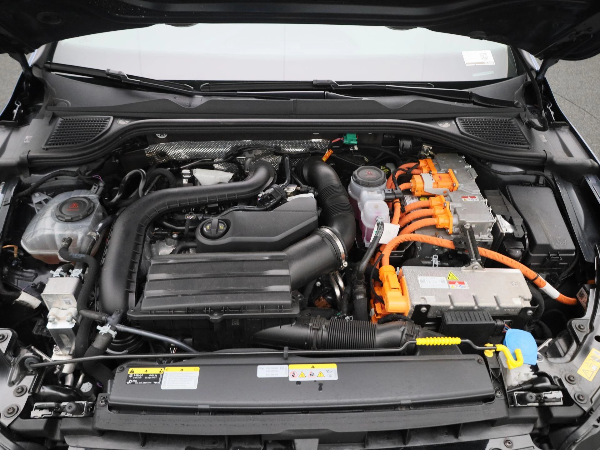 Volkswagen-Golf-image-33