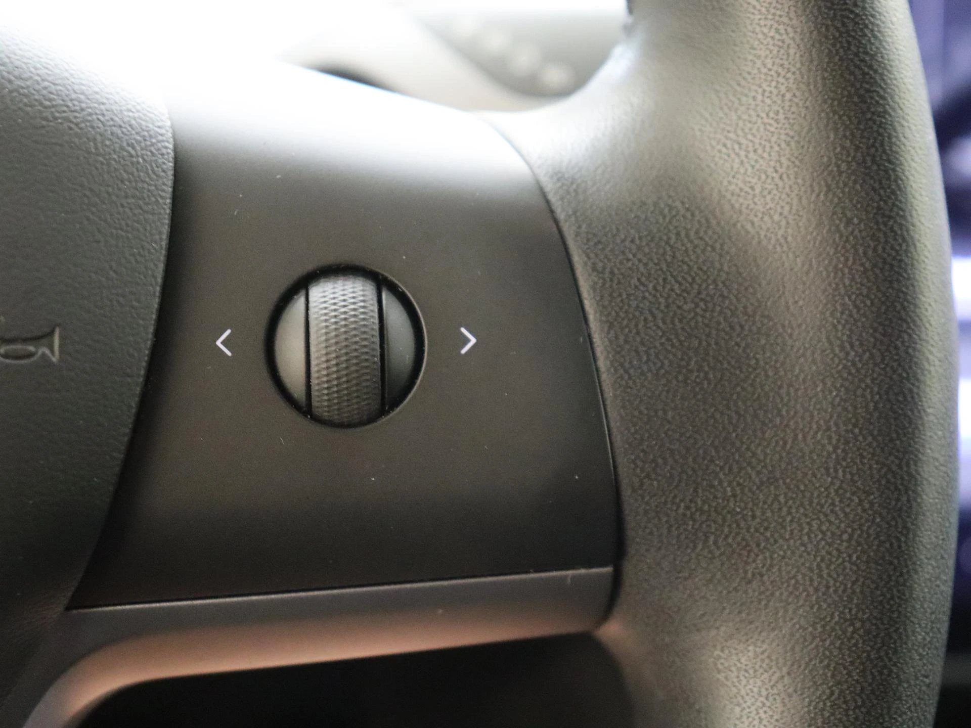 Tesla-Model 3-image-12