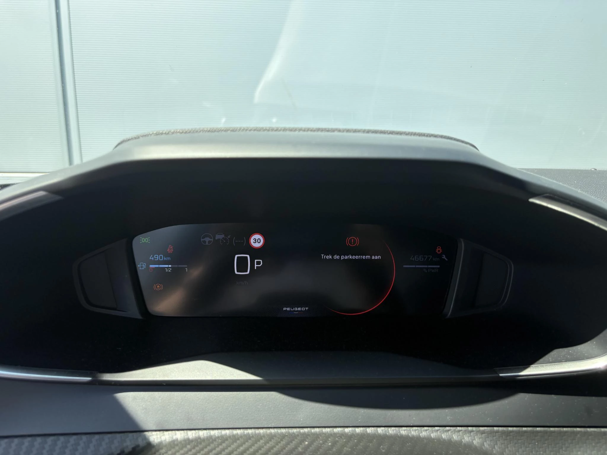 Peugeot 2008 1.2 Hybrid 136 Allure