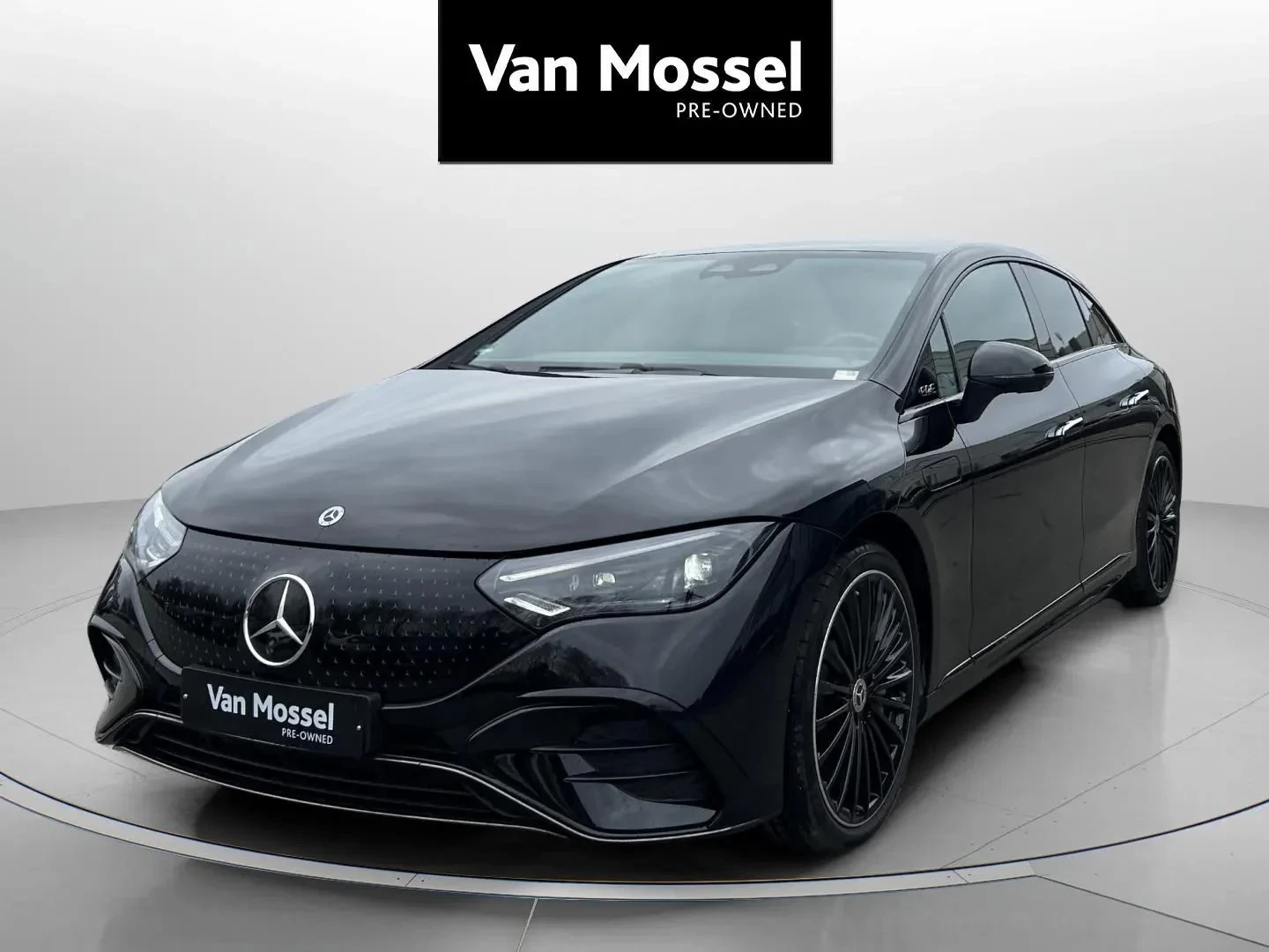 Mercedes-Benz-EQE-image-0