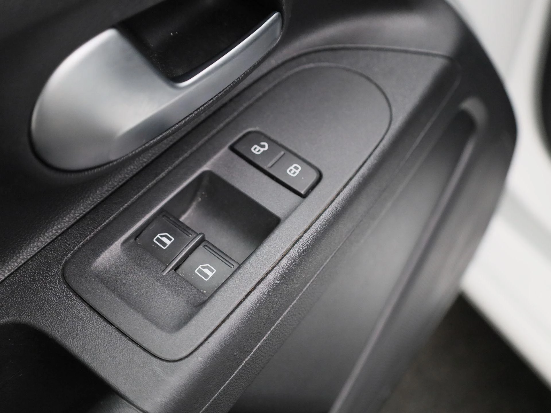 Volkswagen-up!-image-21