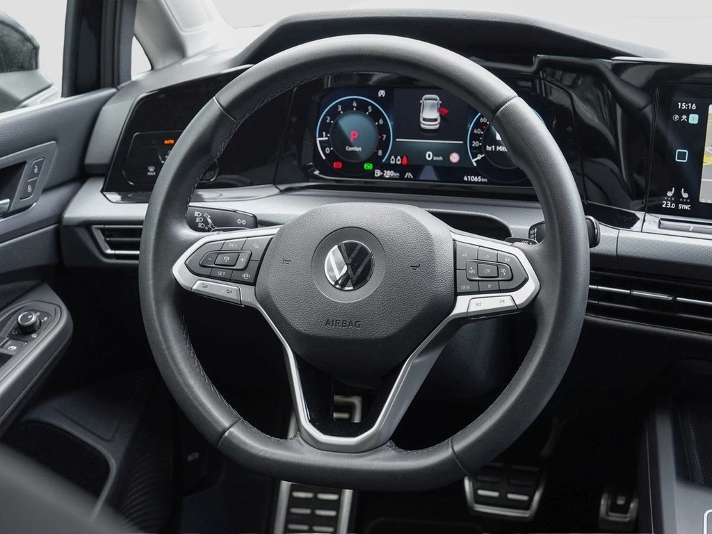 Volkswagen Golf VIII 1.5 eTSI DSG Active Navi/RFK/LED
