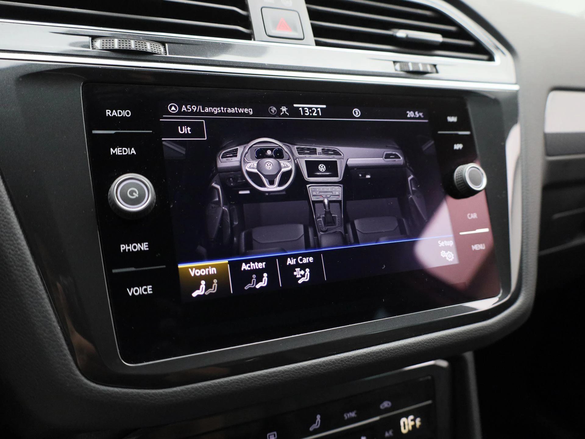 Volkswagen-Tiguan-image-29