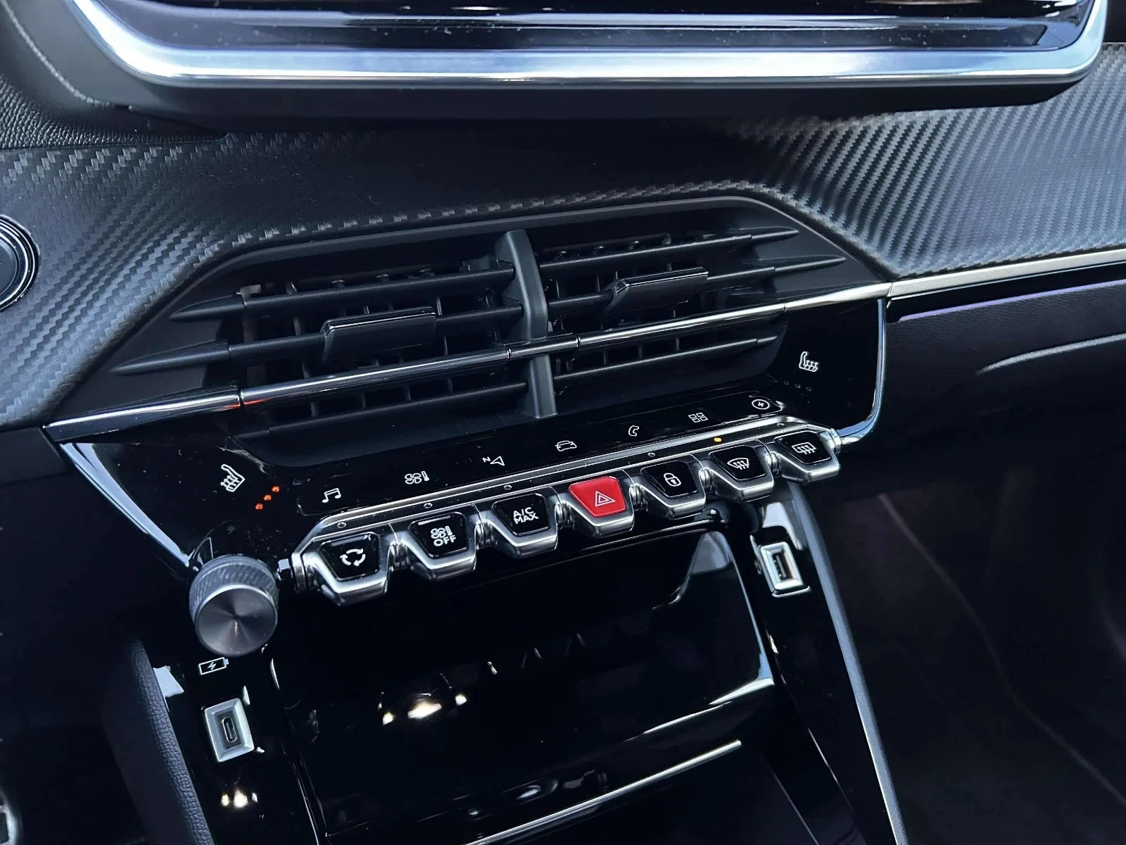 Peugeot-e-208-image-19