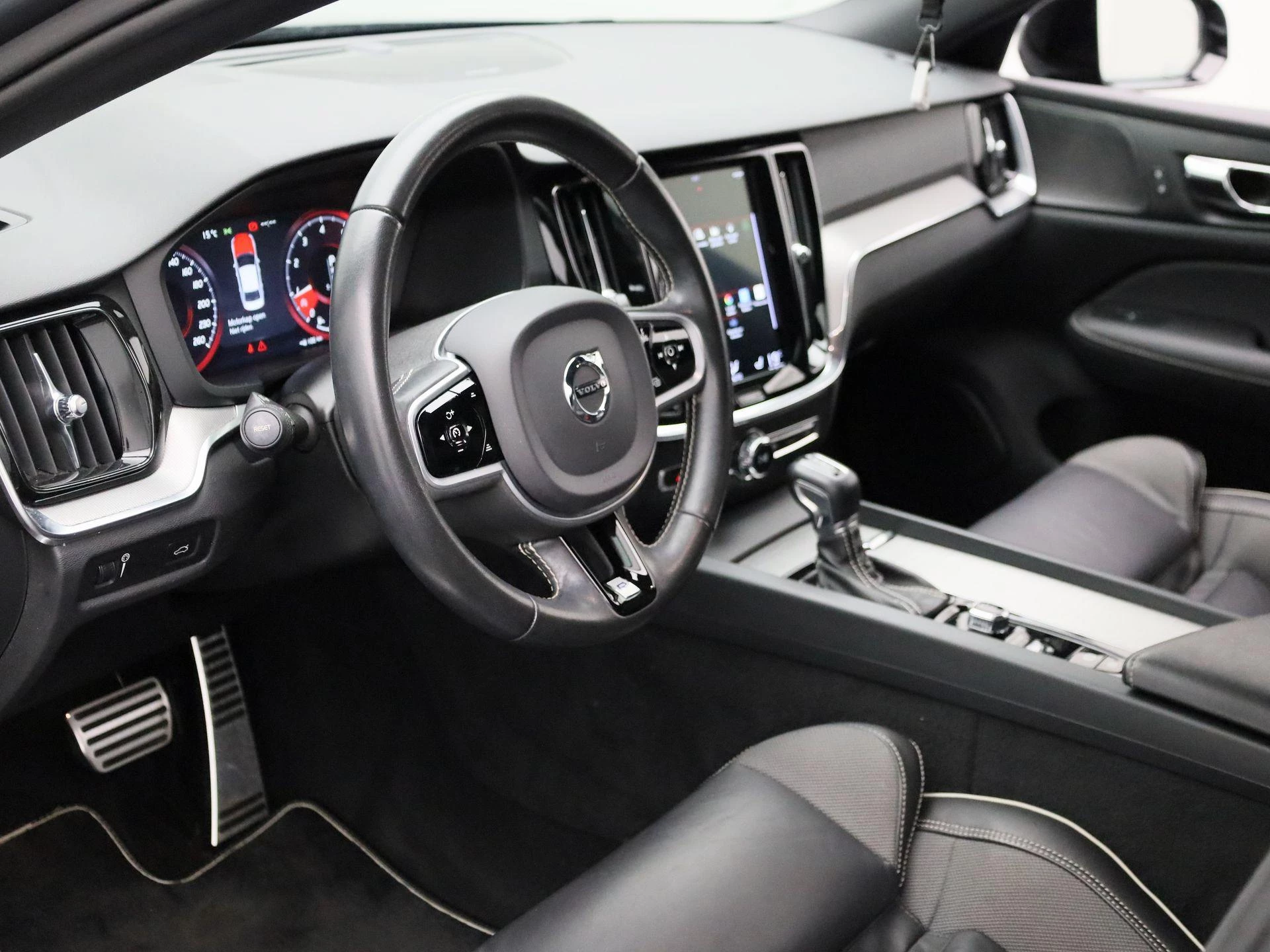 Volvo-S60-image-30