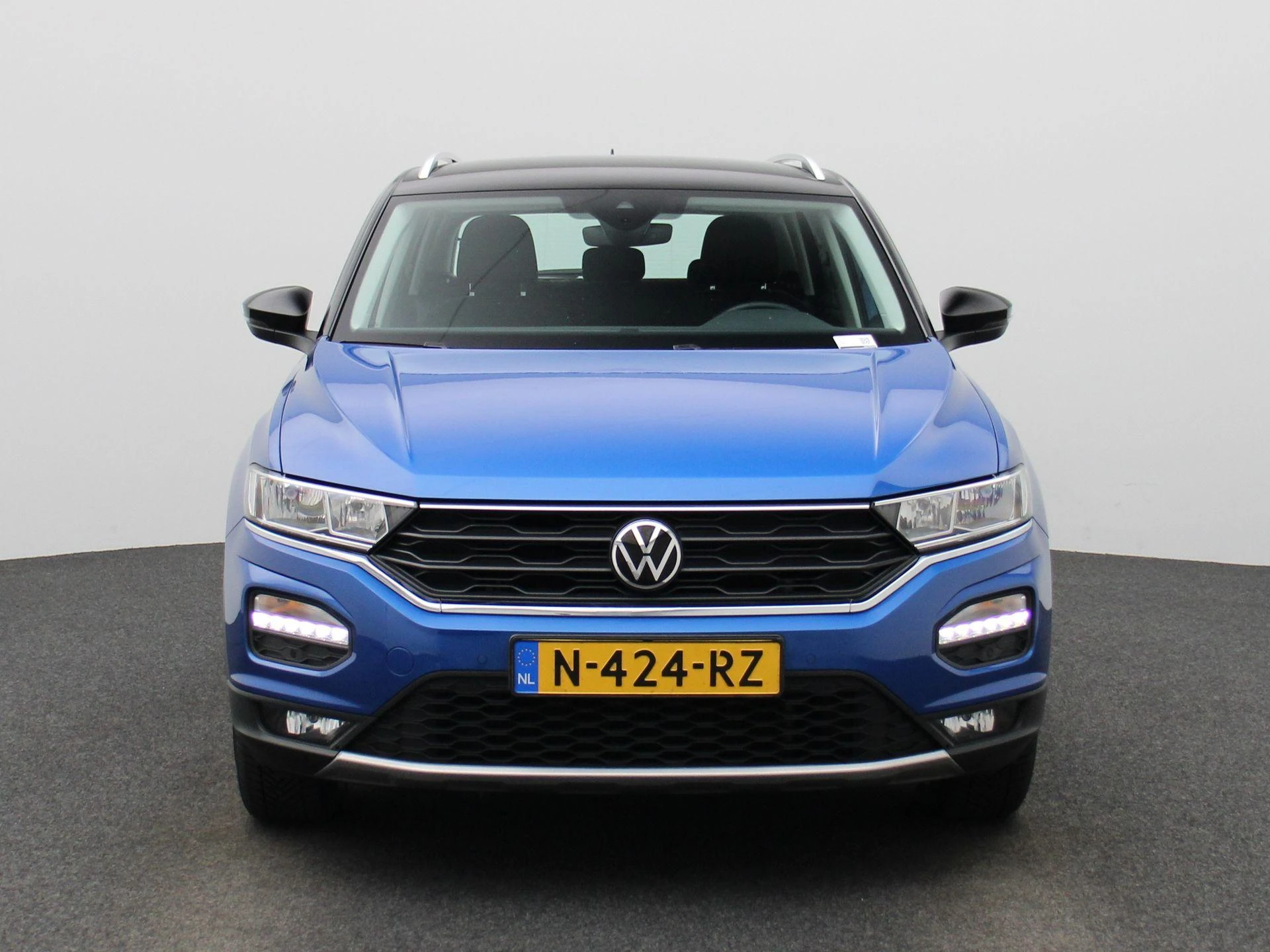 Volkswagen-T-Roc-image-2