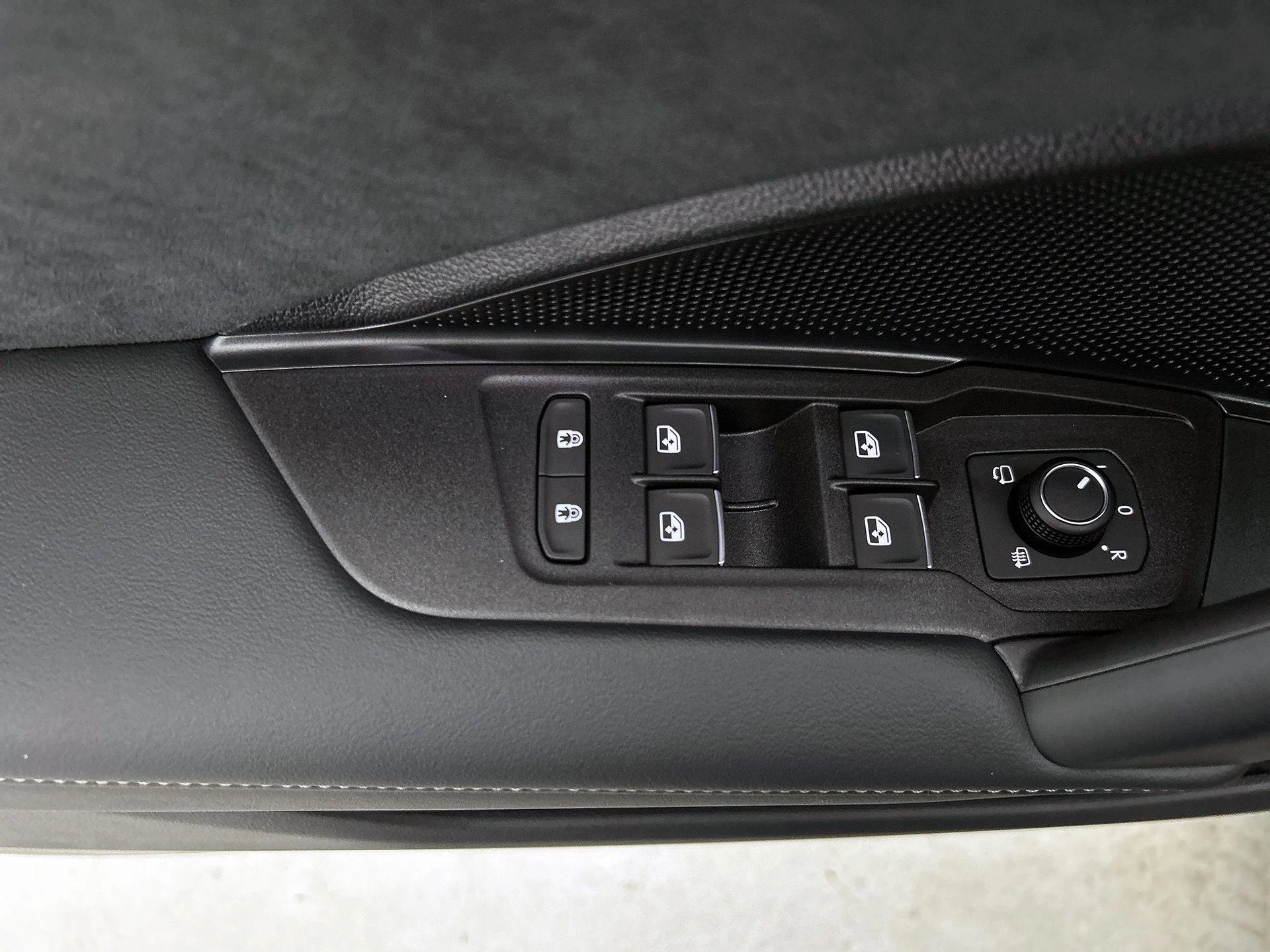 Volkswagen Tayron 1.5 eHybrid R-Line Edition