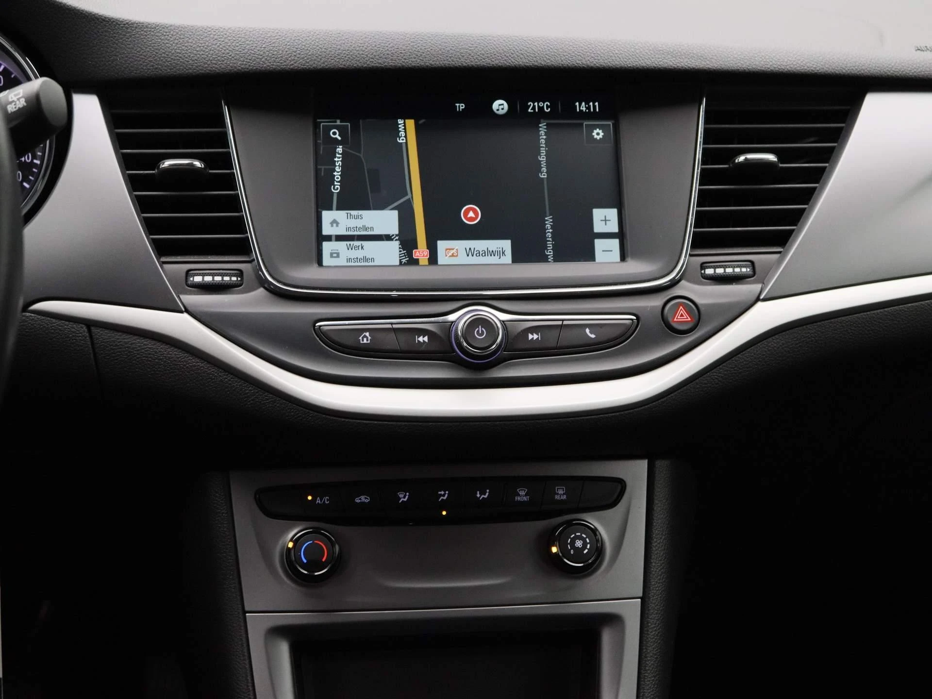 Opel-Astra-image-8