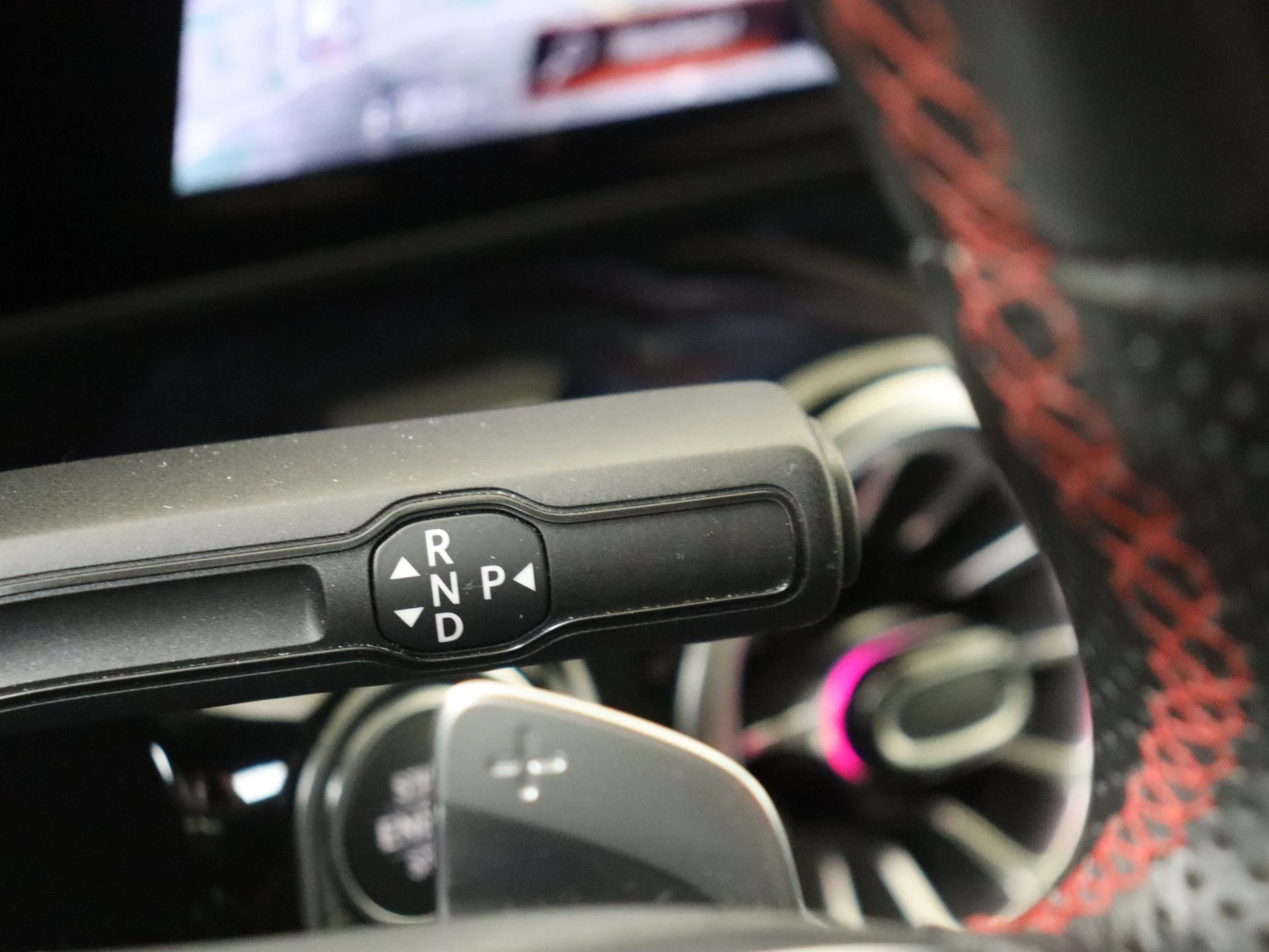 Mercedes-Benz-GLA-image-14