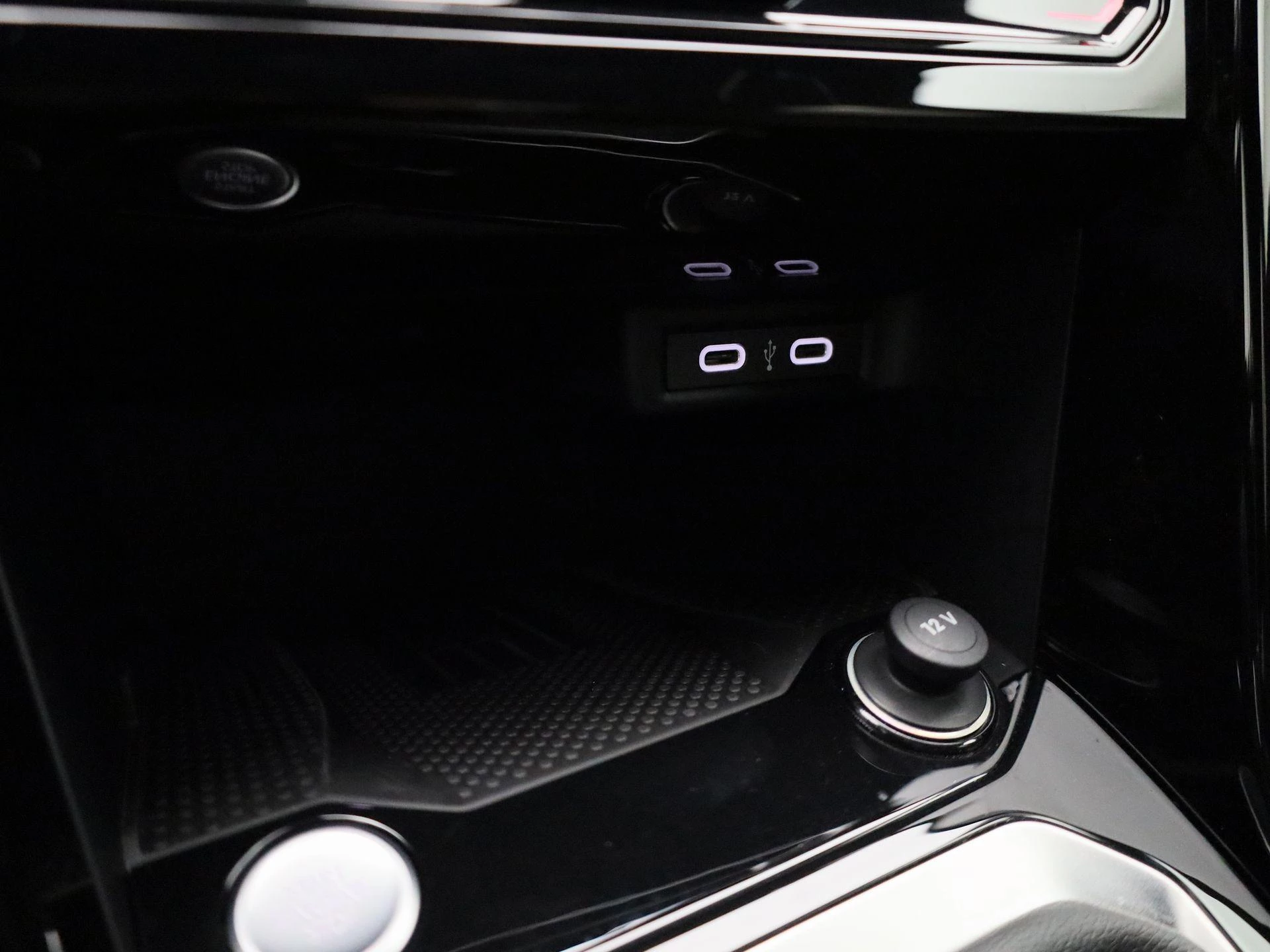 Volkswagen-T-Roc-image-26