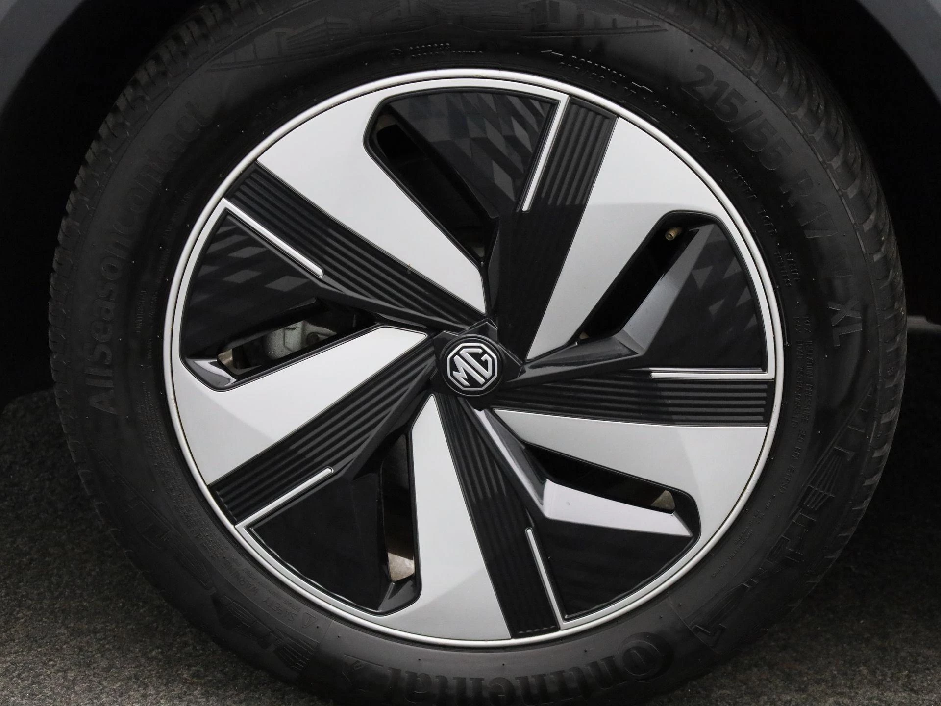 MG-ZS EV-image-12