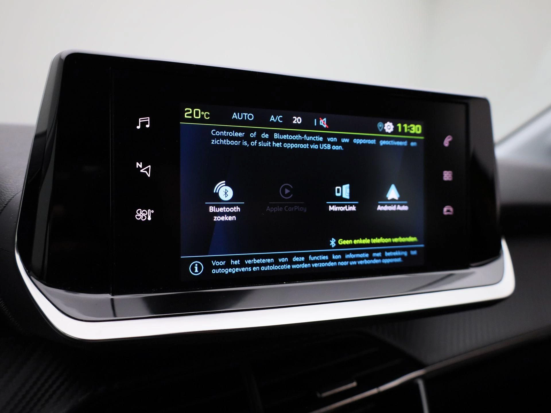 Peugeot-e-208-image-26