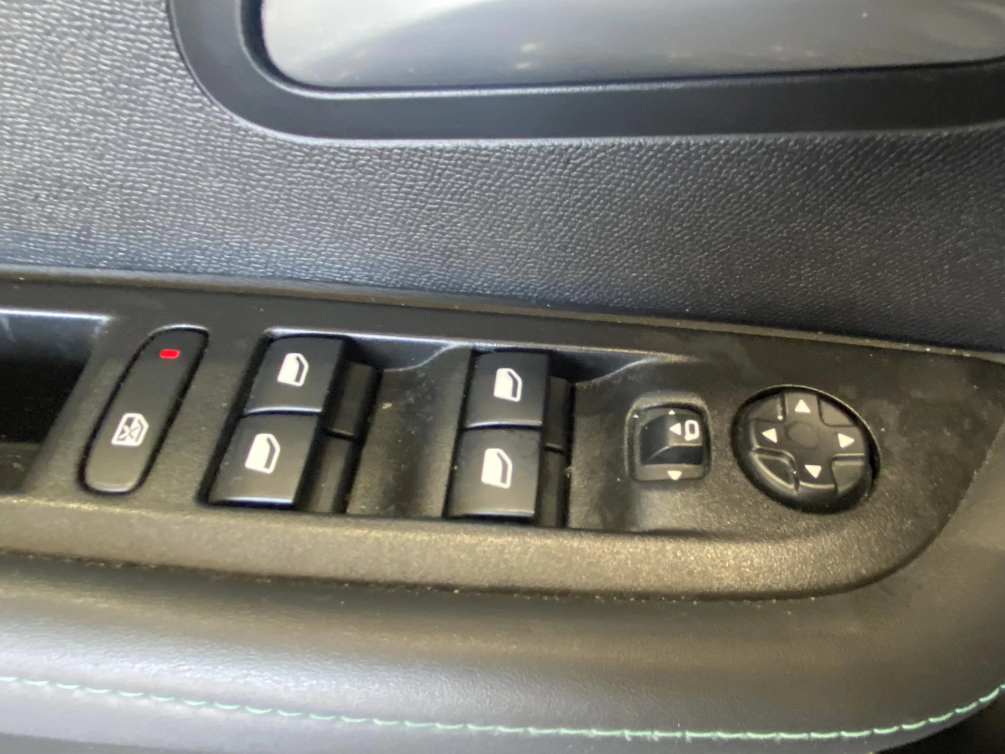 Peugeot-208-image-26