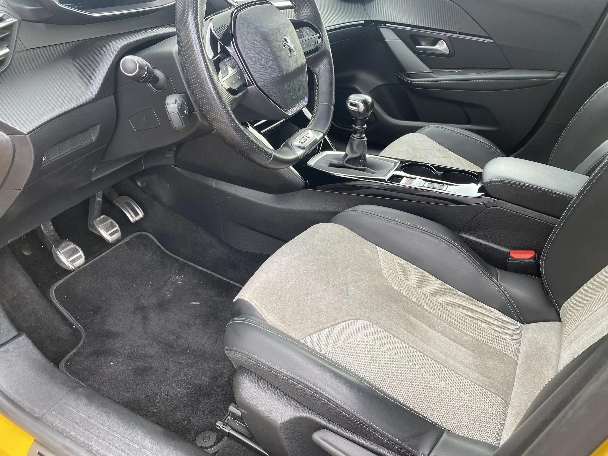Peugeot-208-image-6