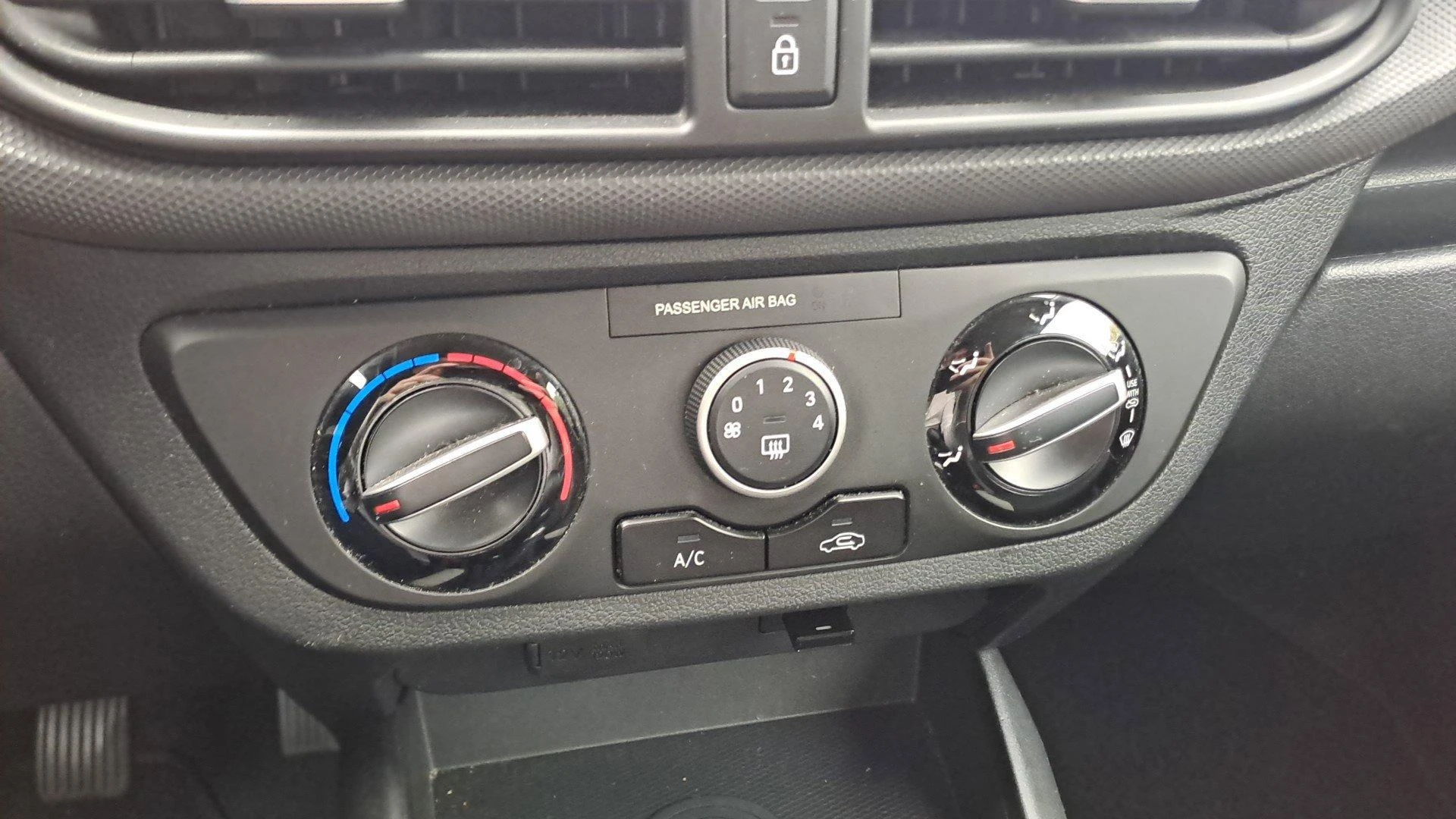 Hyundai-i10-image-11