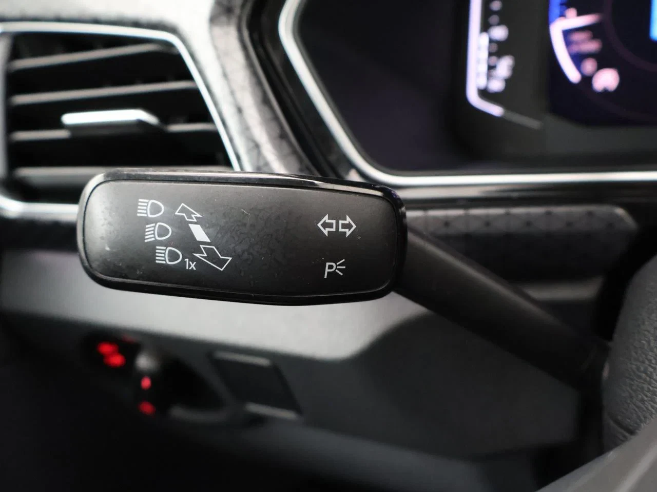 Volkswagen-T-Cross-image-17