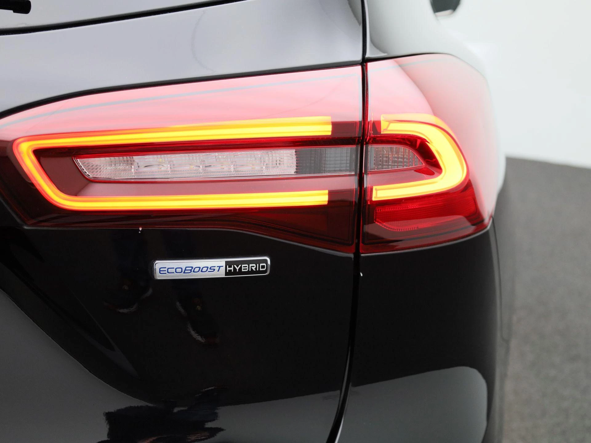 Ford Focus Wagon 1.0 EcoBoost Hybrid Titanium