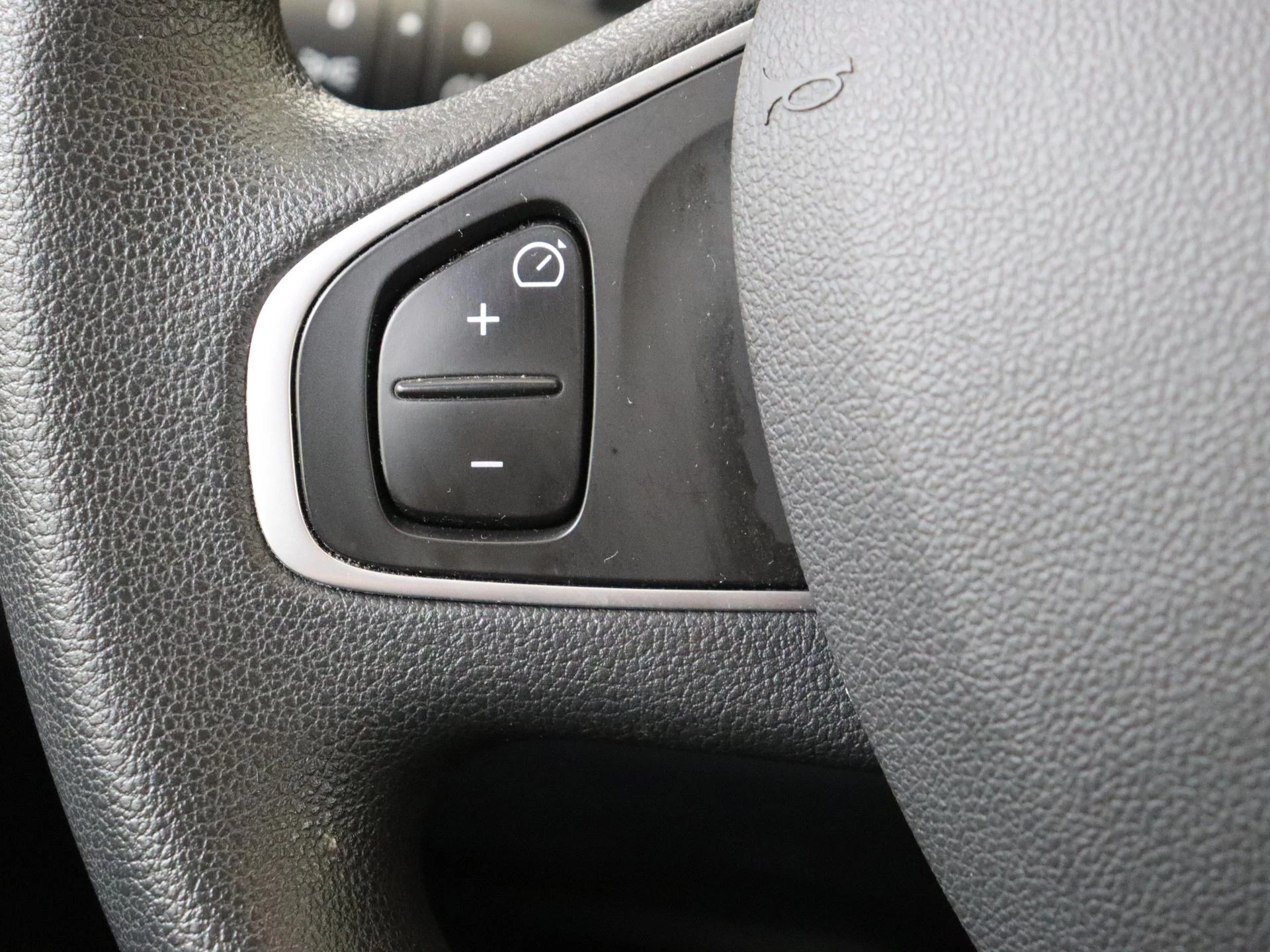 Renault-Clio-image-13