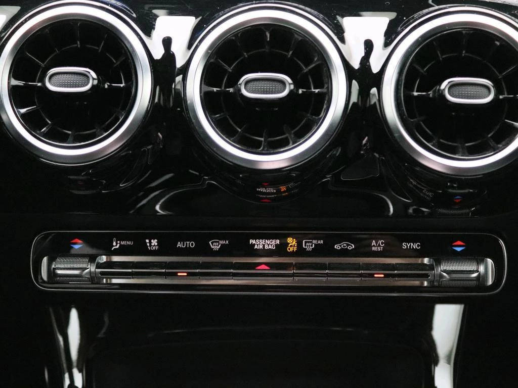 Mercedes-Benz-A-Klasse-image-9