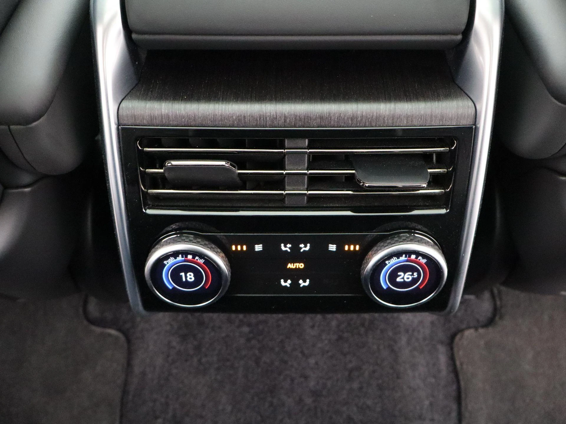 Land Rover-Range Rover-image-8