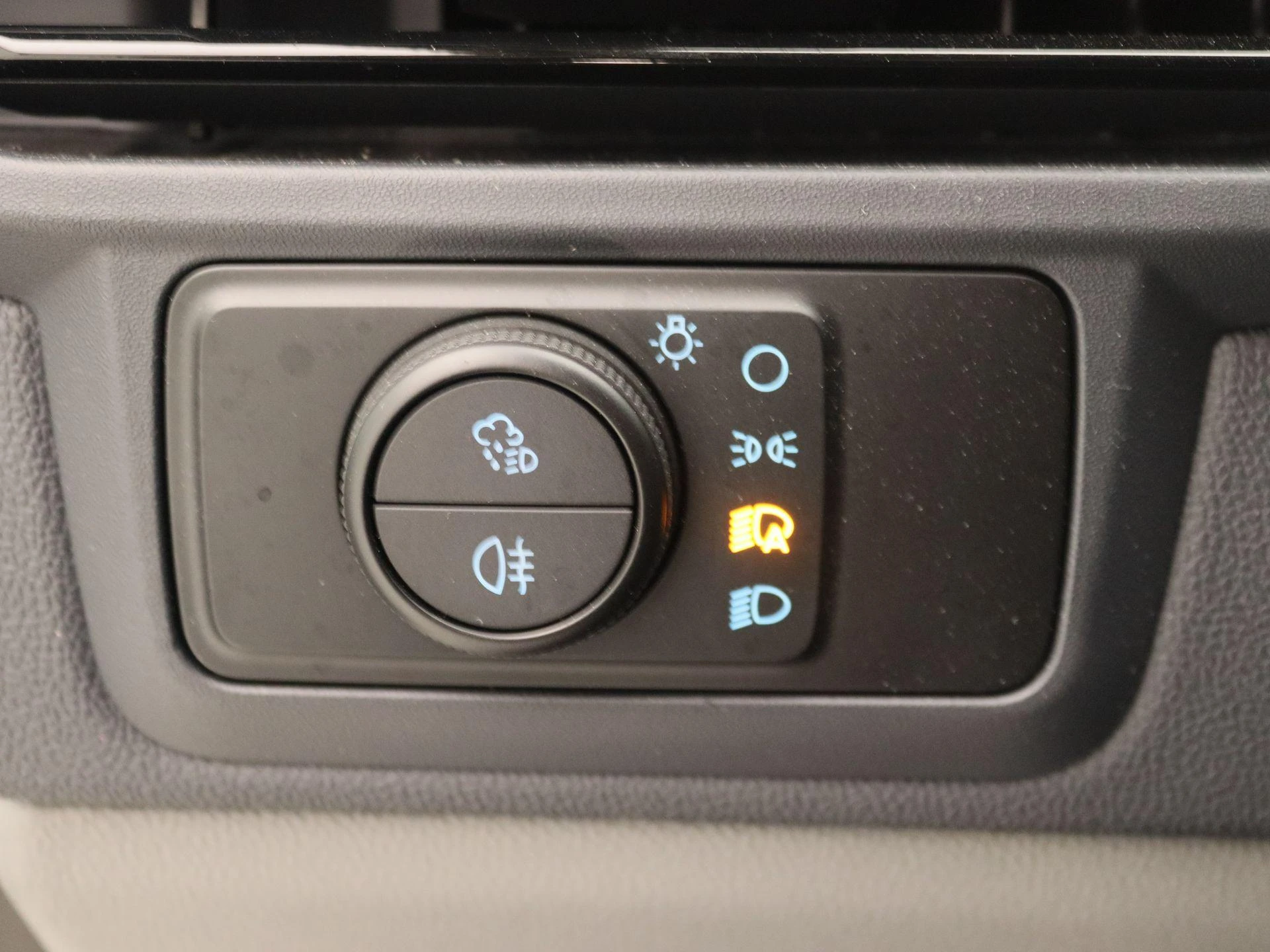 Ford-E-Transit-image-17