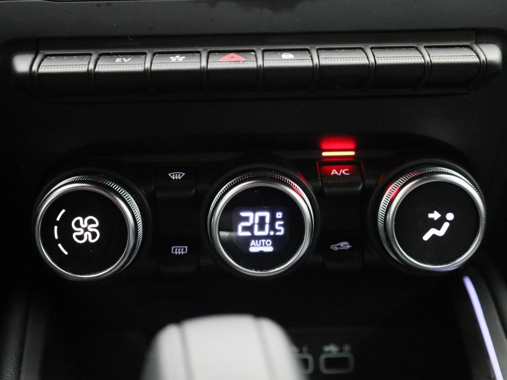 Renault-Clio-image-16